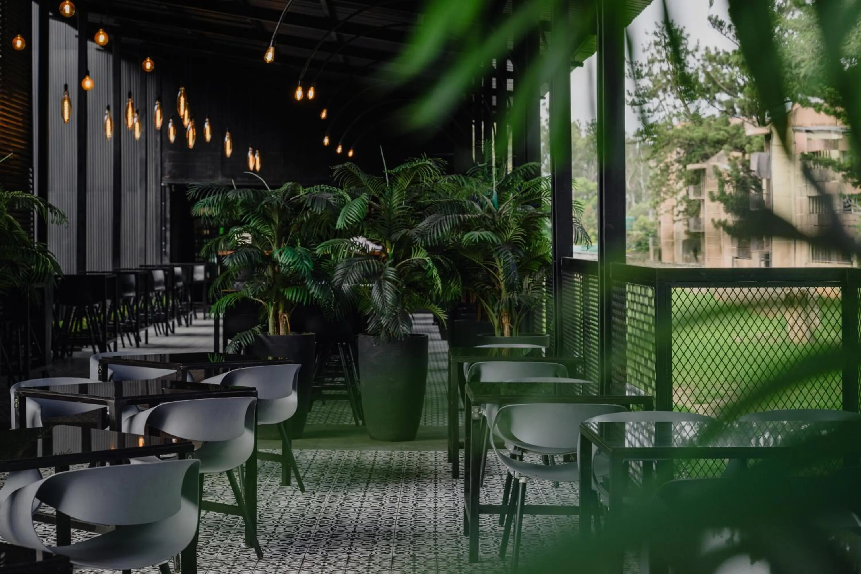 Restaurant/places to eat in Cargo88 Hotel