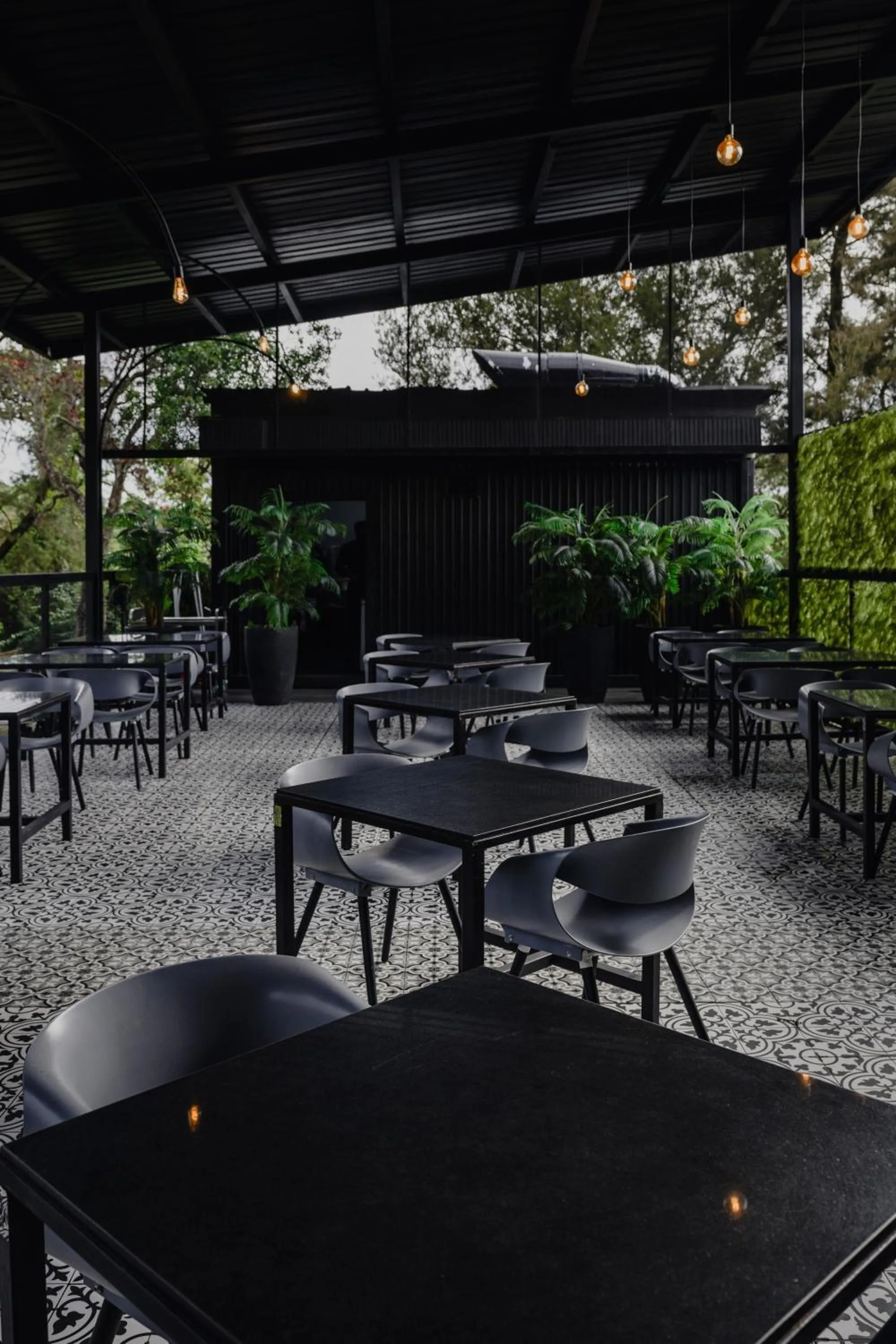 Restaurant/places to eat in Cargo88 Hotel