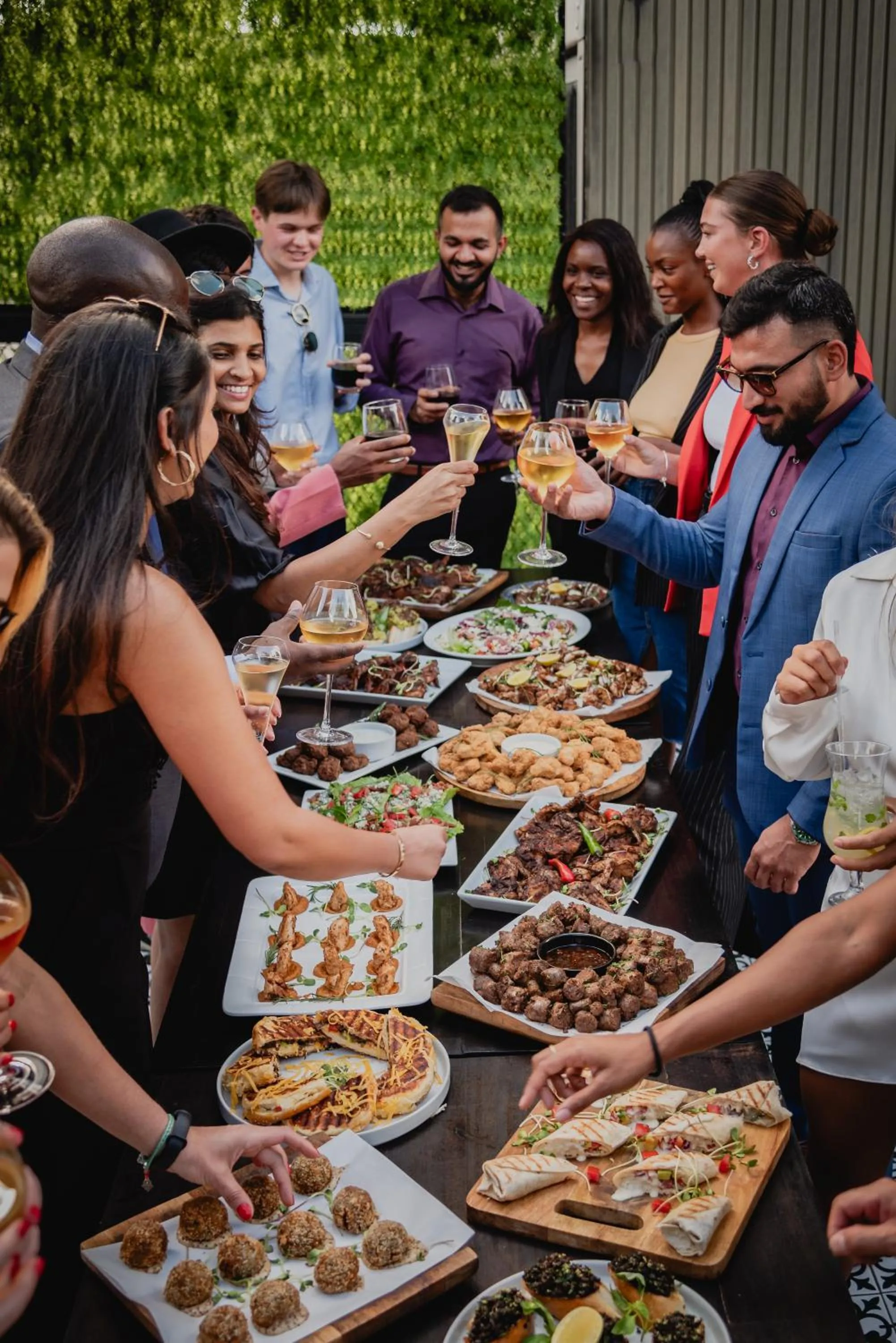 Restaurant/places to eat in Cargo88 Hotel