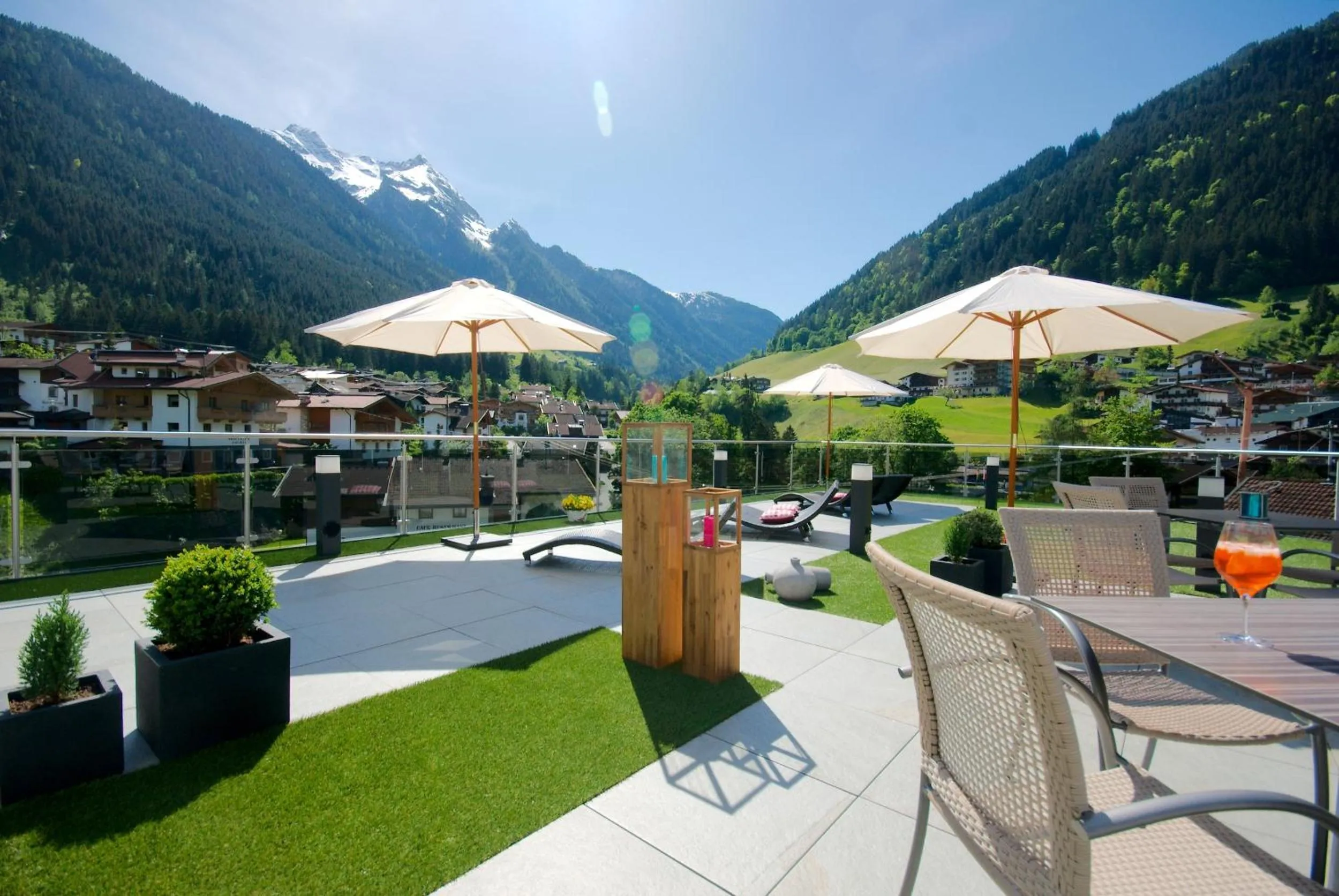 Summer in Mountain Resort M&M