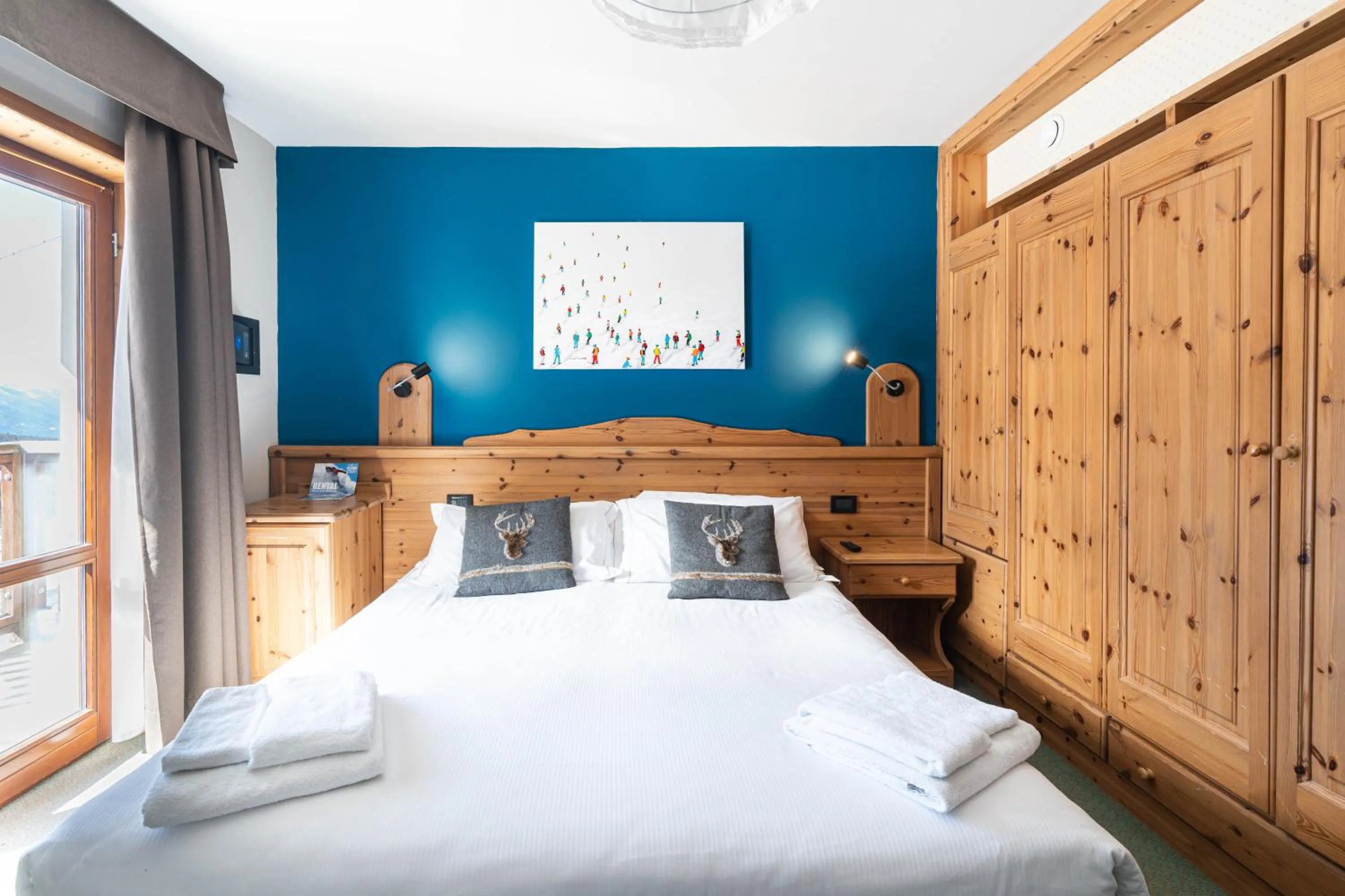 Bedroom, Bed in CHALET DES ALPES