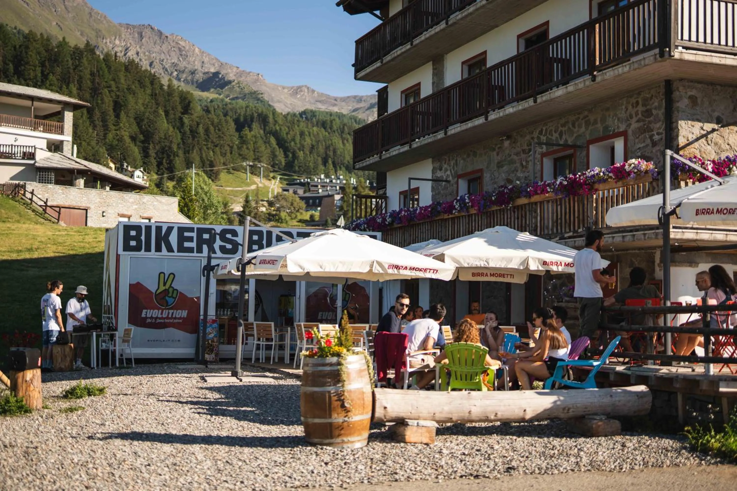 group of guests in CHALET DES ALPES