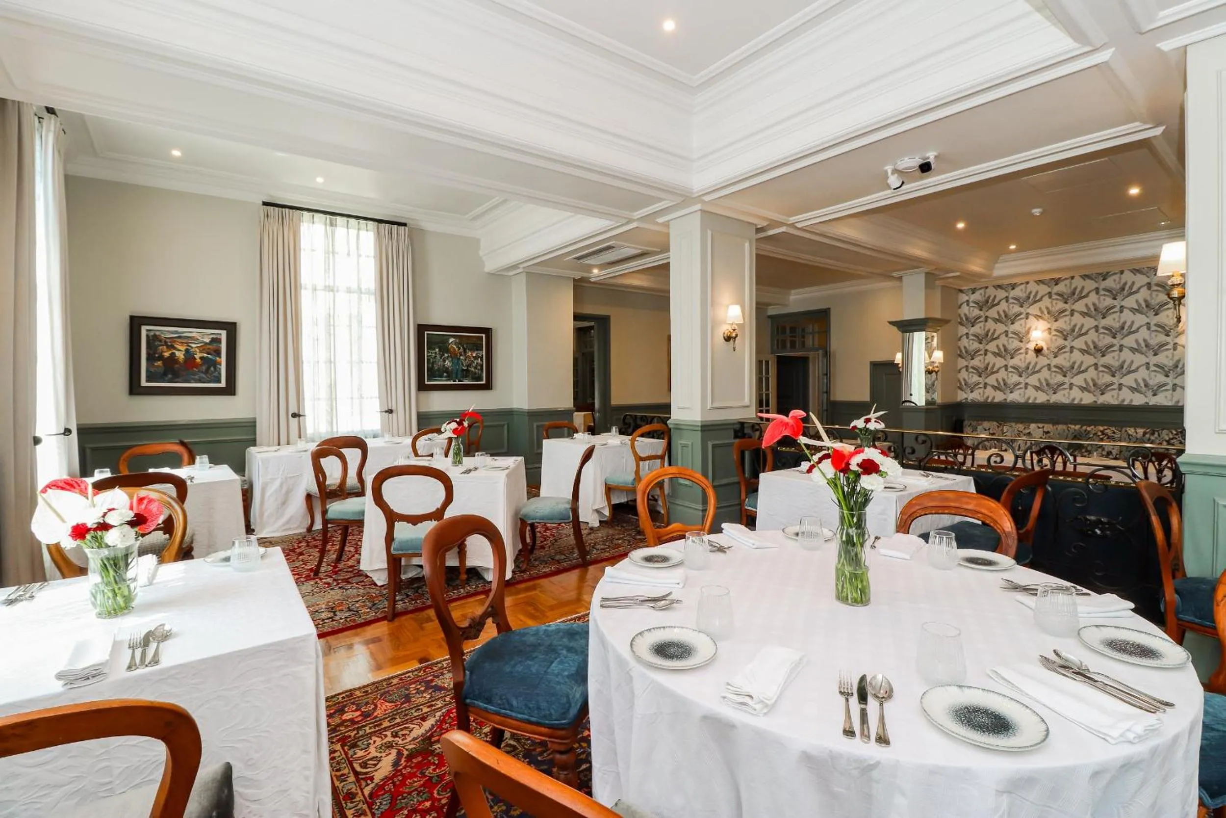 Restaurant/places to eat in The Monarch Hotel