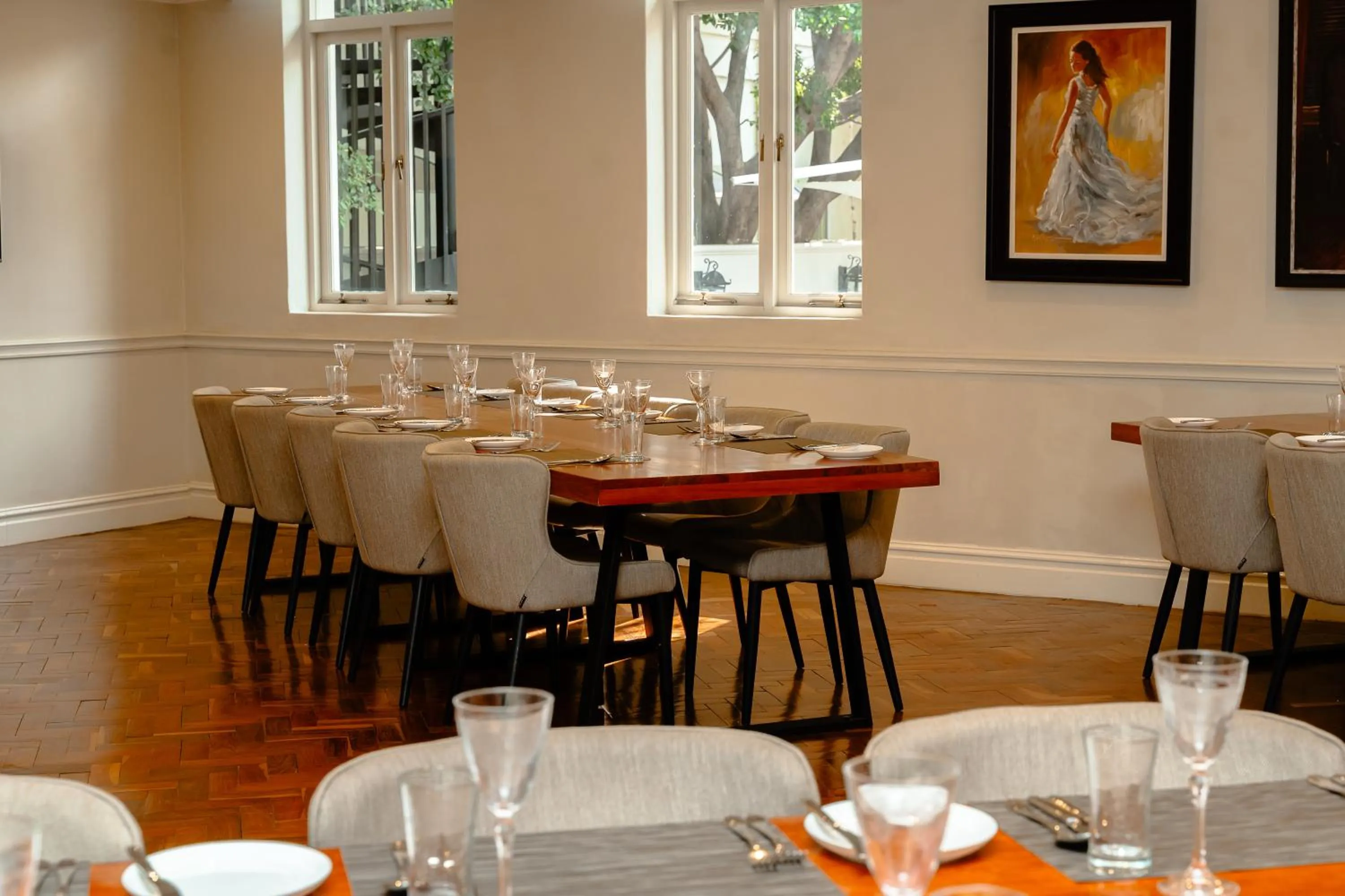 Restaurant/places to eat in The Monarch Hotel