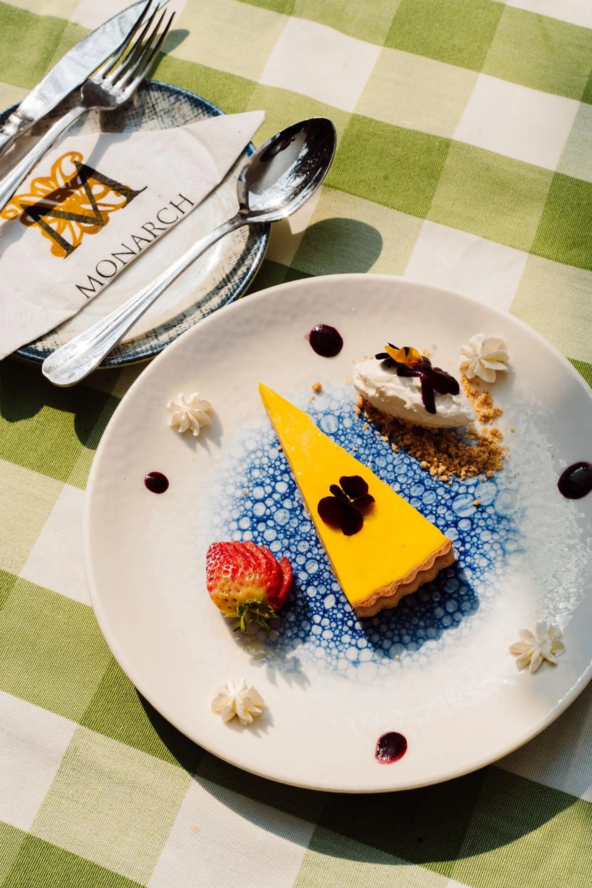 Food and drinks in The Monarch Hotel