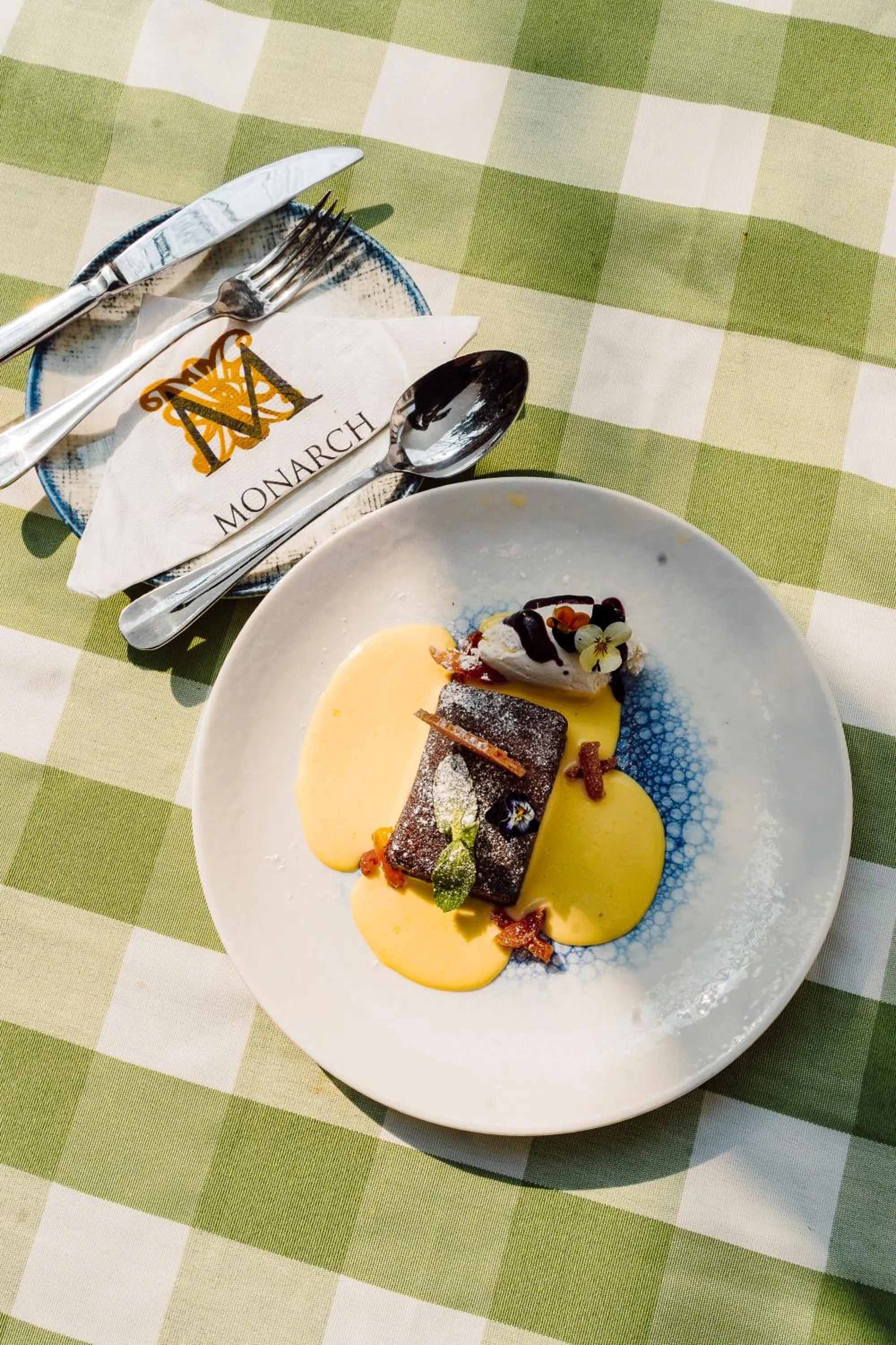 Food and drinks in The Monarch Hotel