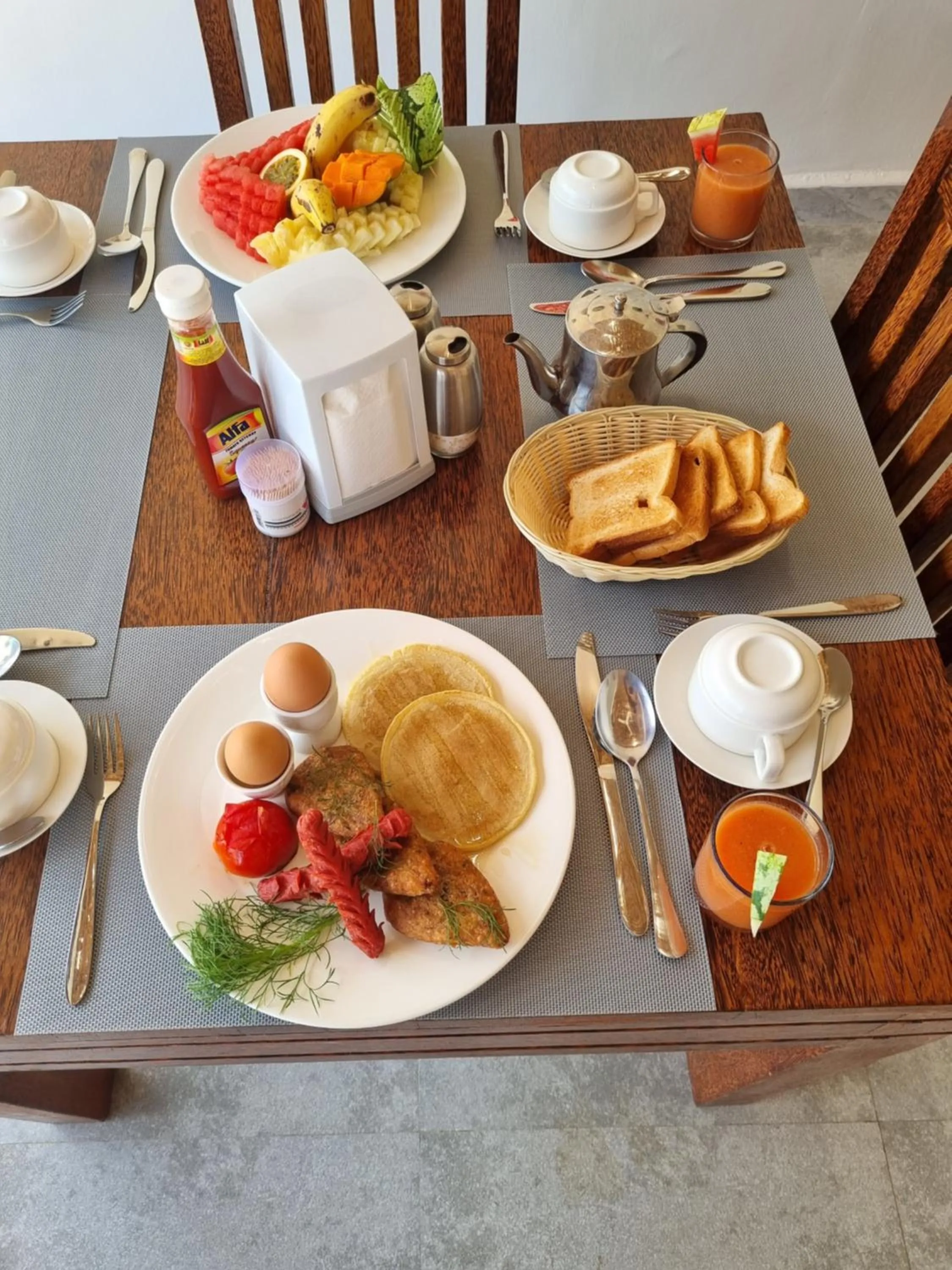 Breakfast in Mafia Dream Hotel