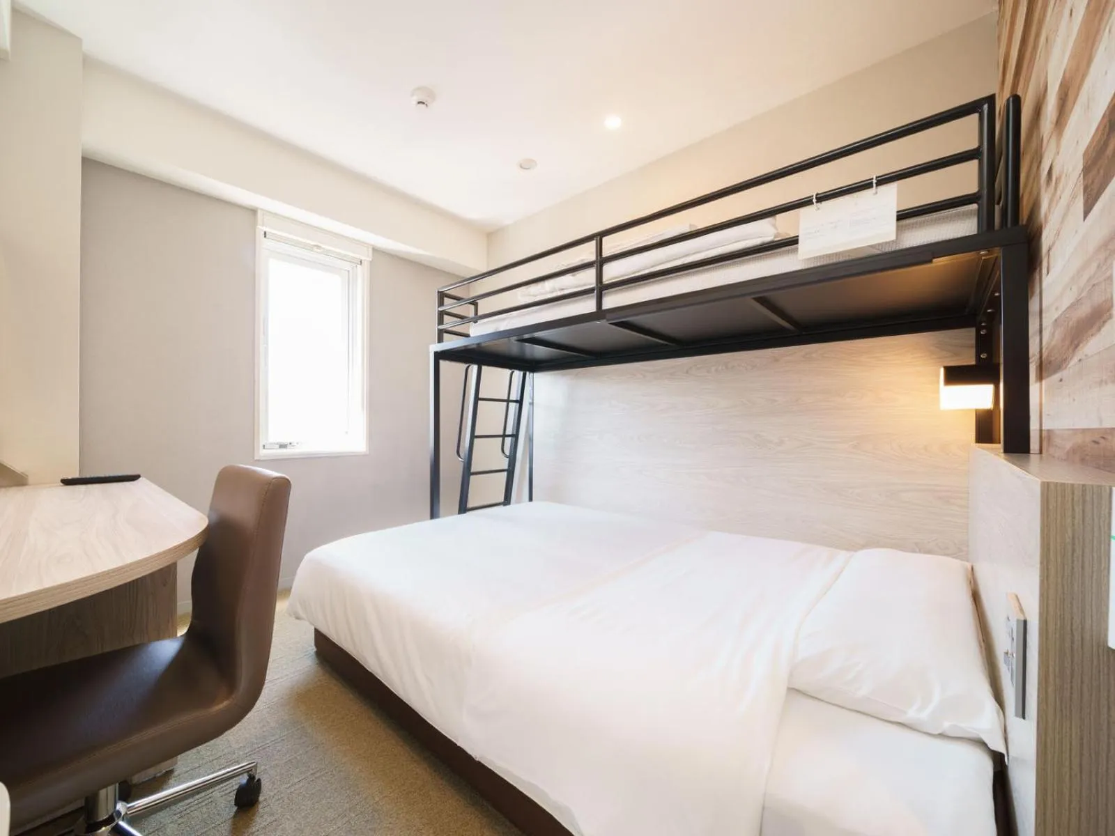 Bed in Super Hotel Shinagawa Aomono-Yokocho