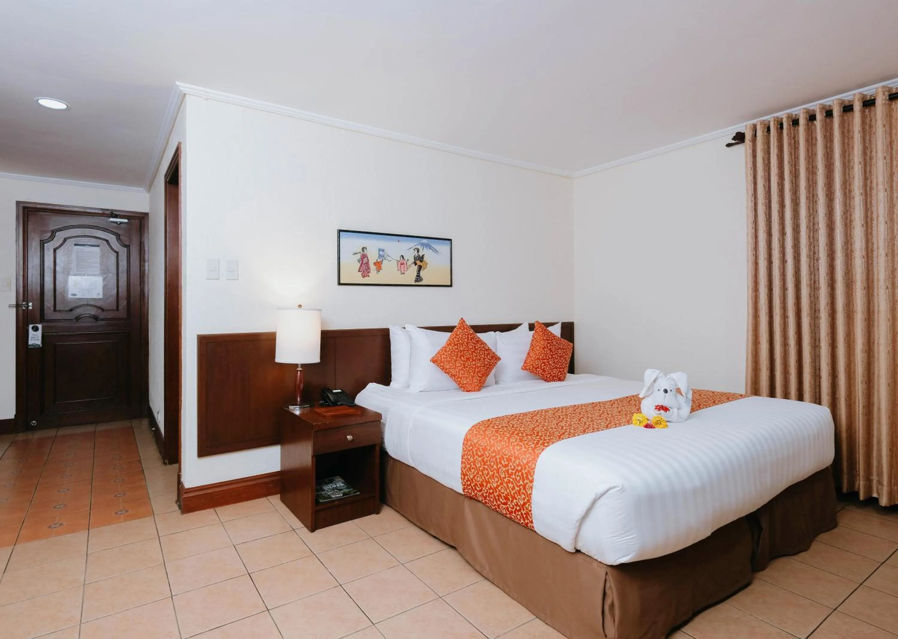 Bed in The Suites At Mount Malarayat