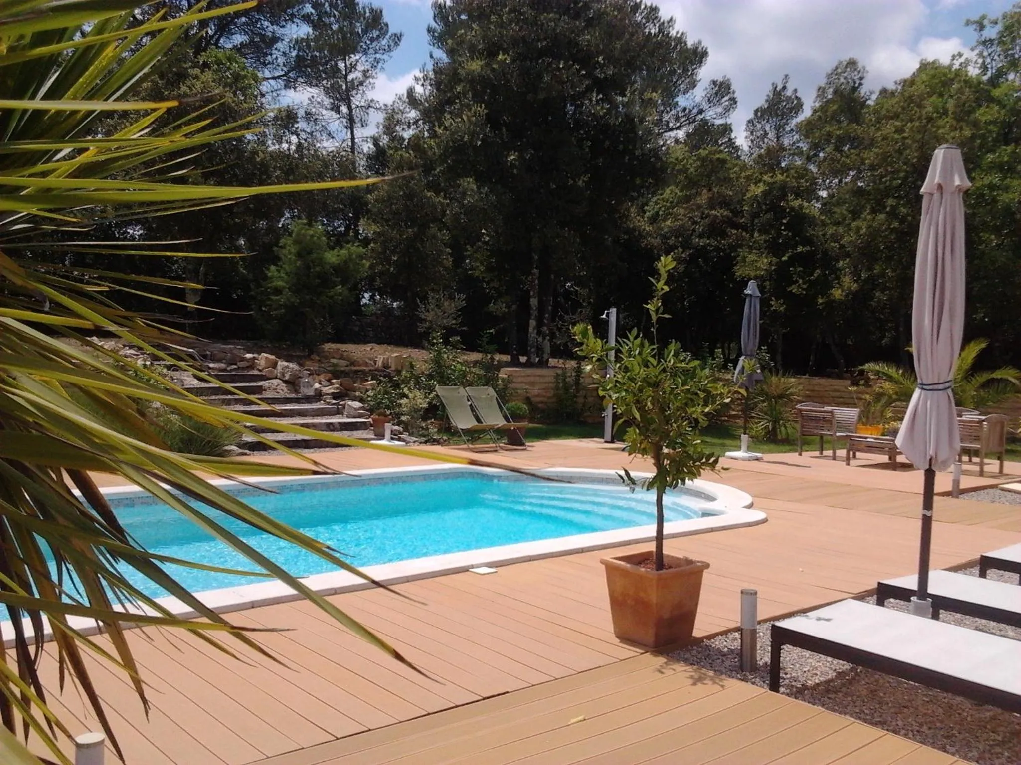 Pool view in Maprovencale