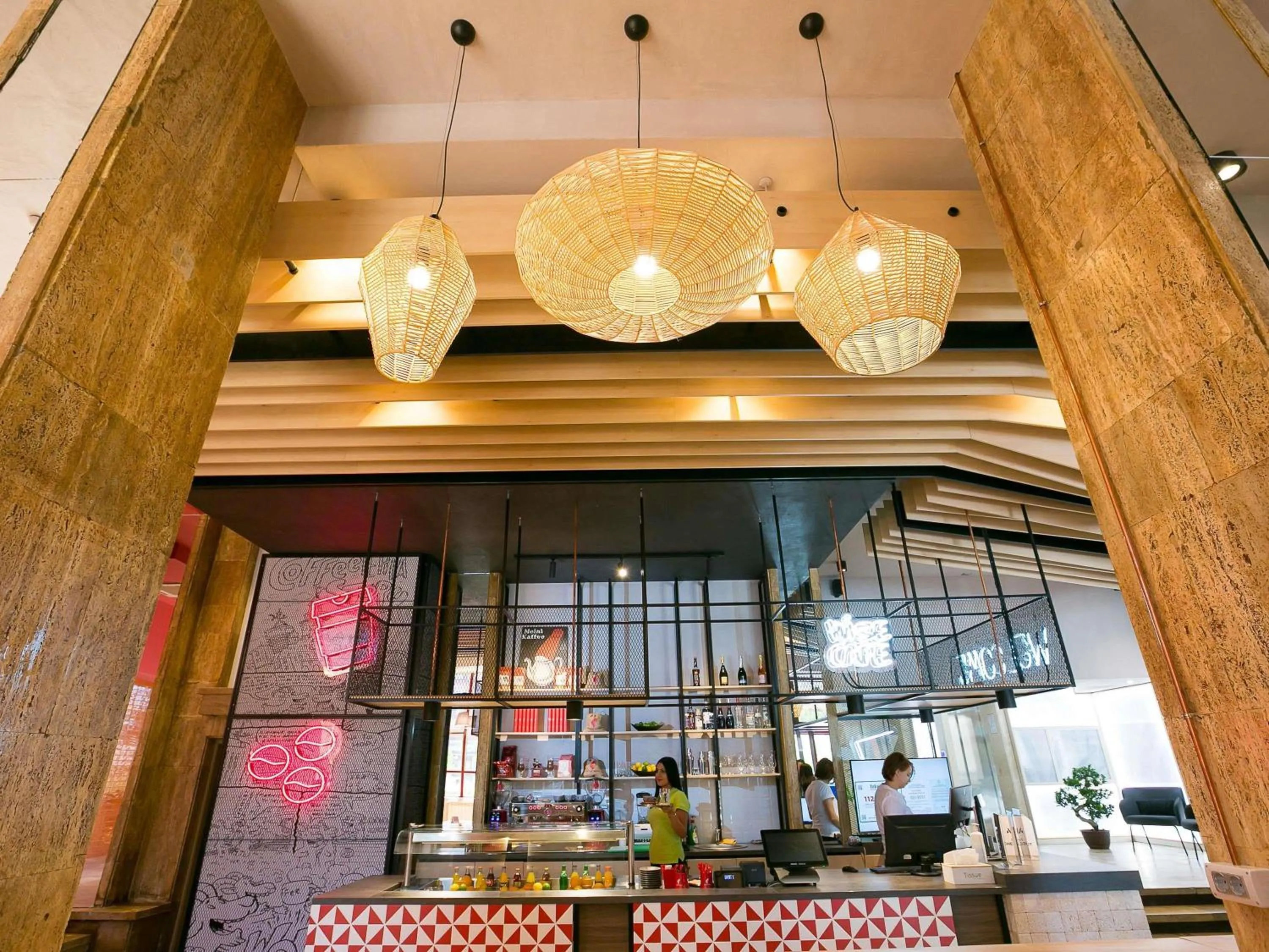 Lounge or bar in ibis Styles Dunarea Galati