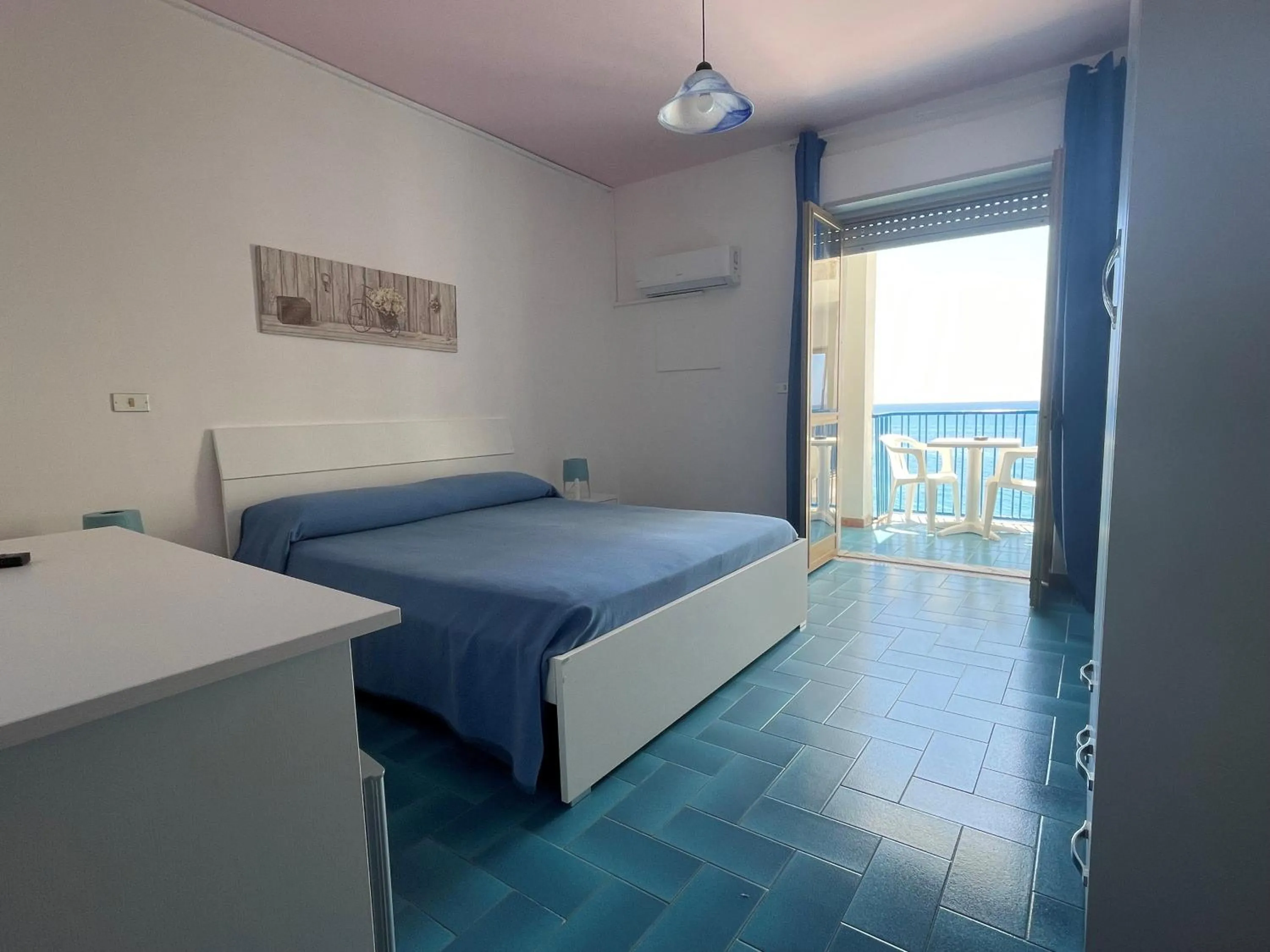 Bed in Hotel Ristorante Mareblu