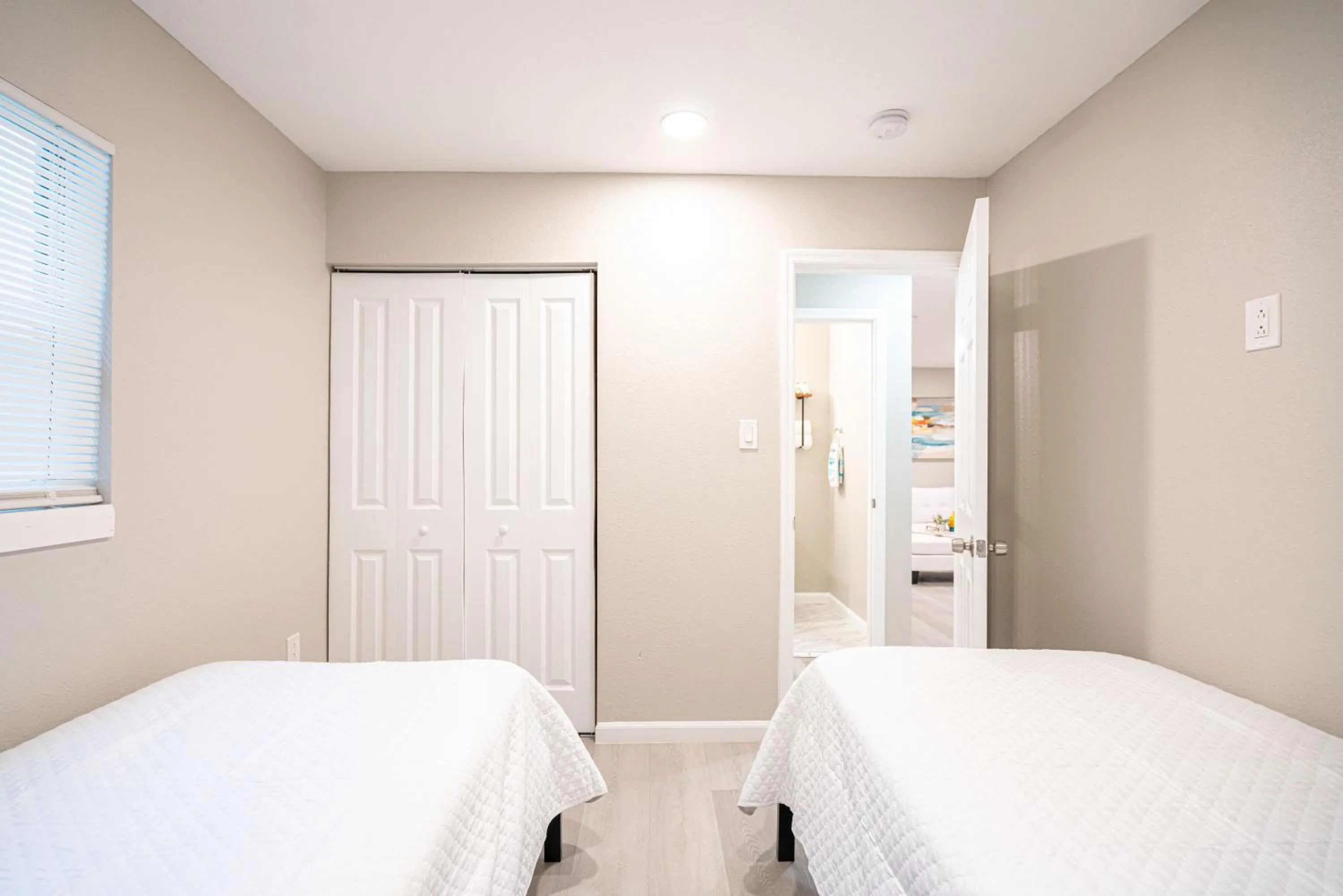 UNIVERSITY SERENITY SUITES