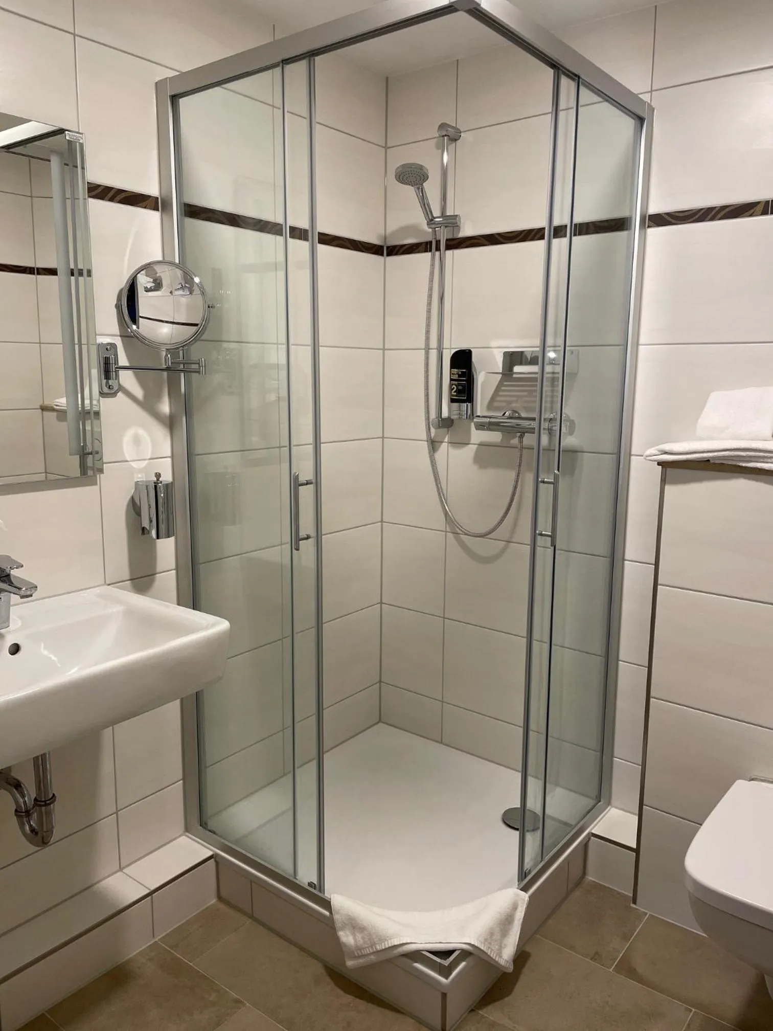 Shower in Hotel Harburger Hof