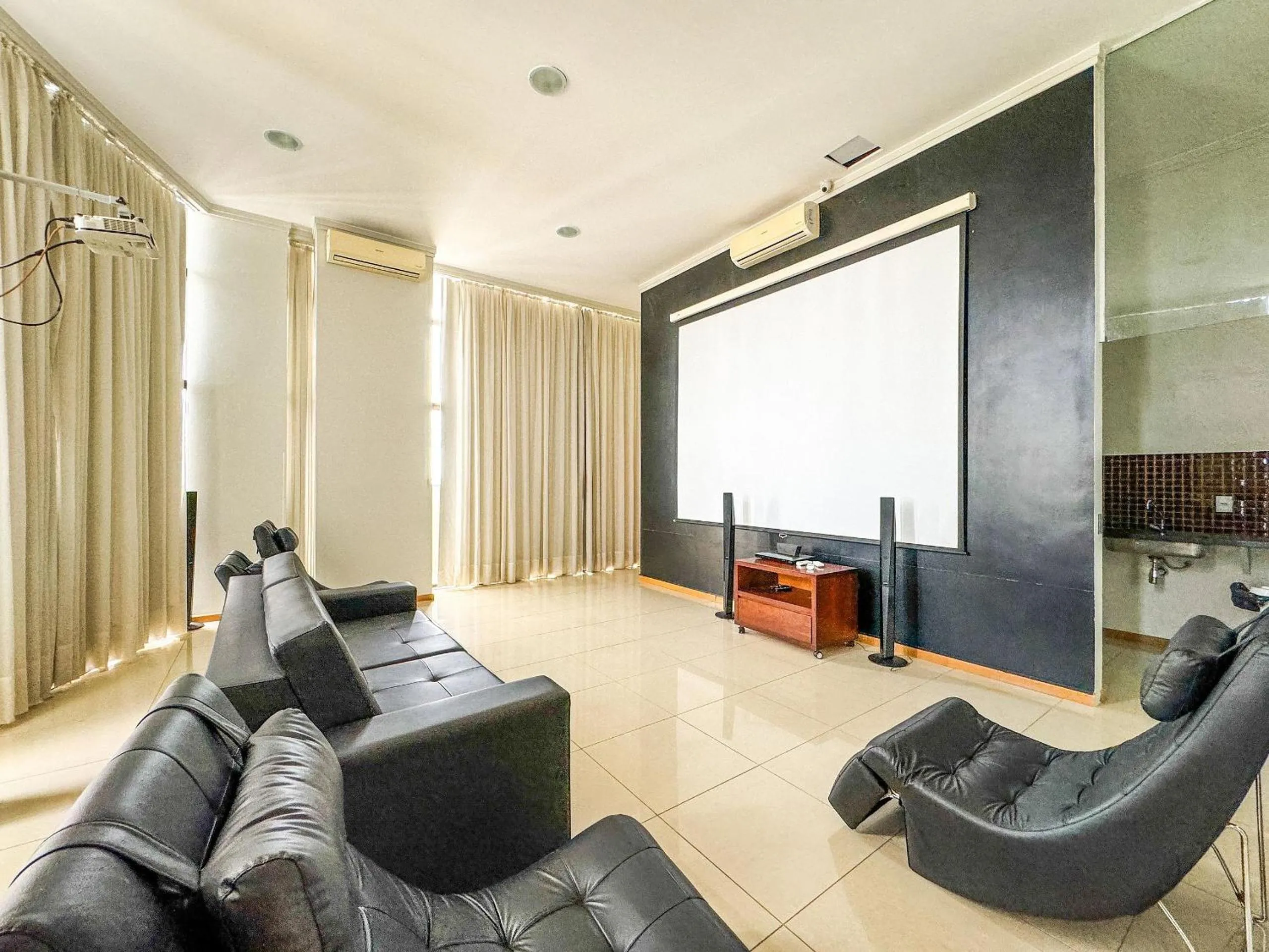 Spa and wellness centre/facilities in Ao lado do Metrô e Shopping (1Qto)