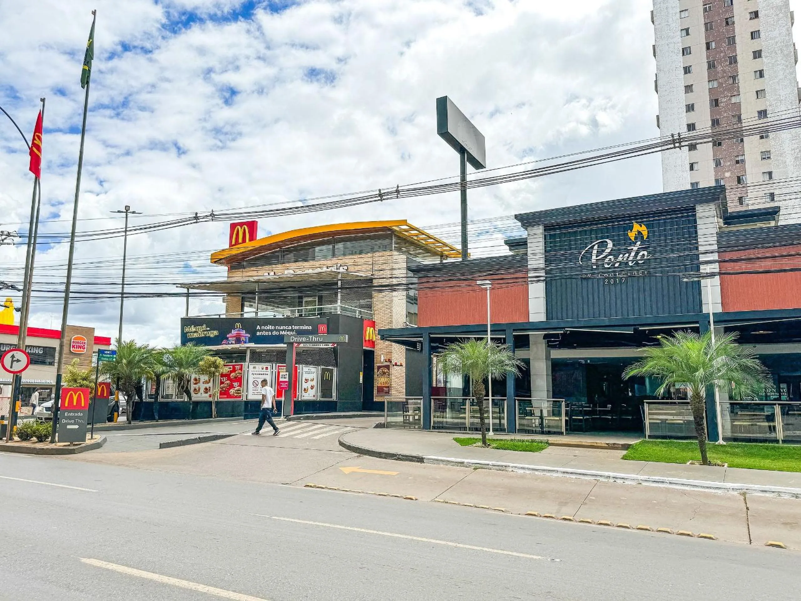 Restaurant/places to eat in Ao lado do Metrô e Shopping (1Qto)