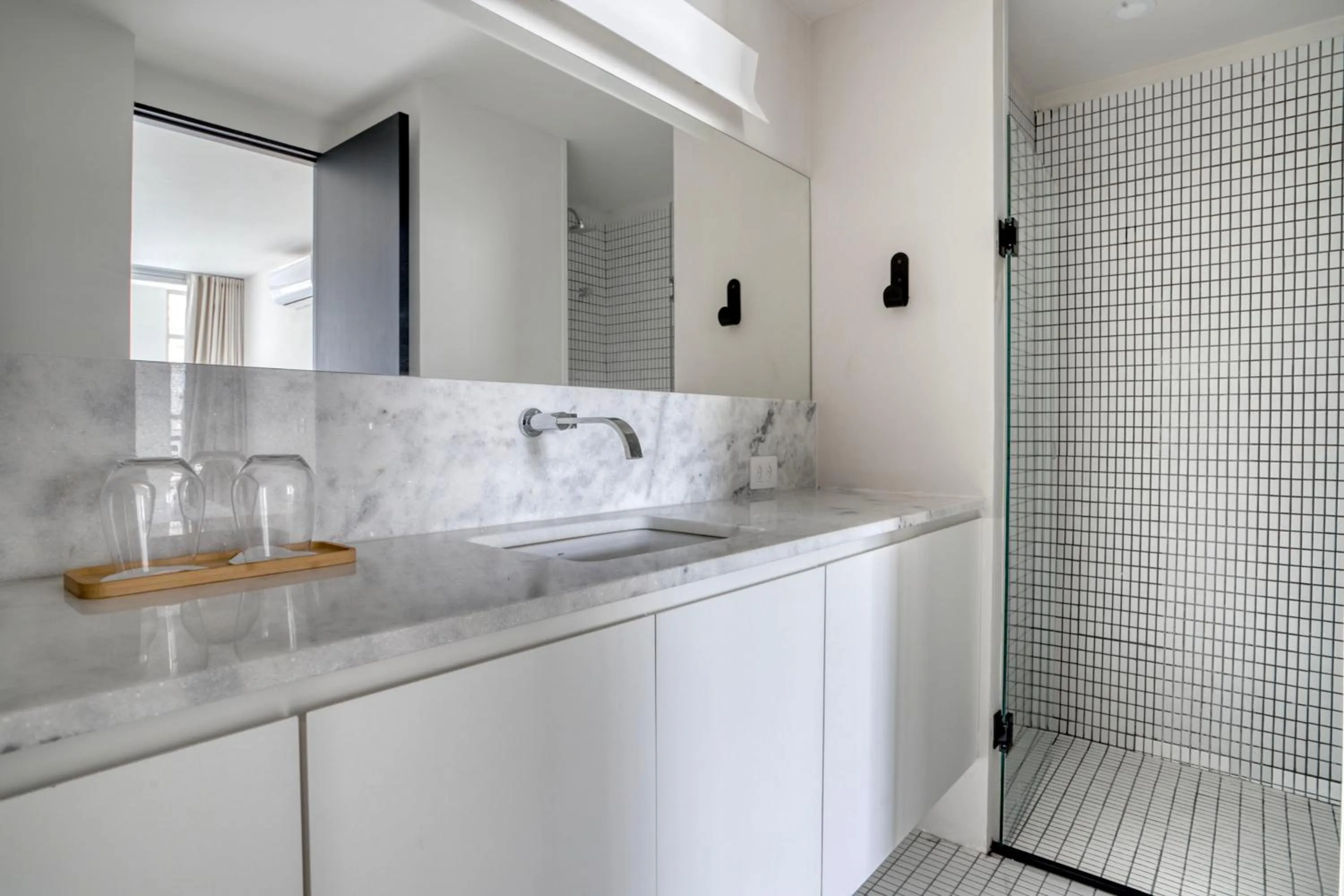 Shower in Tabas - Renata Edifício - Vila Buarque