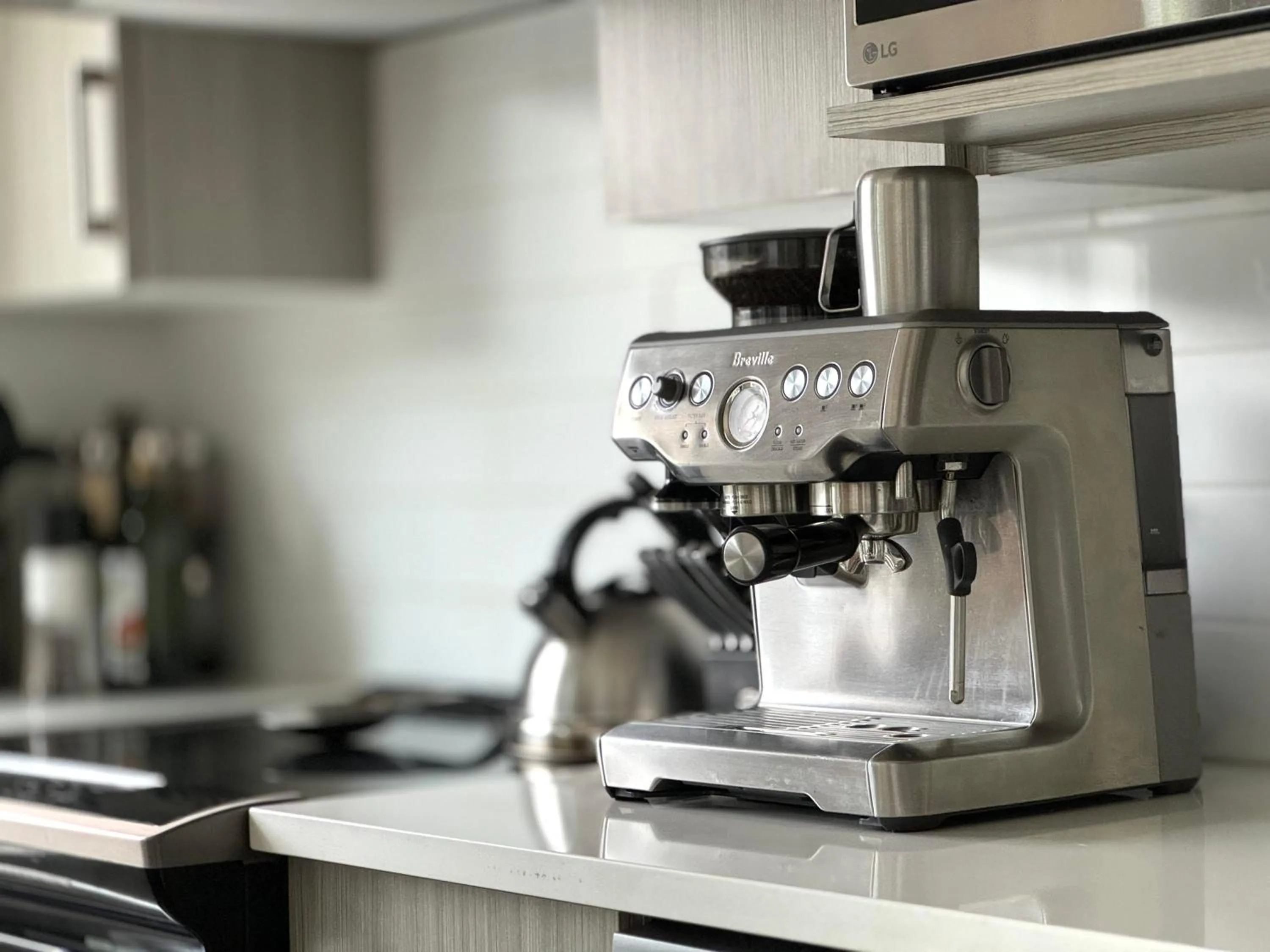 The Nest - Condo with Hot Tub & BBQ