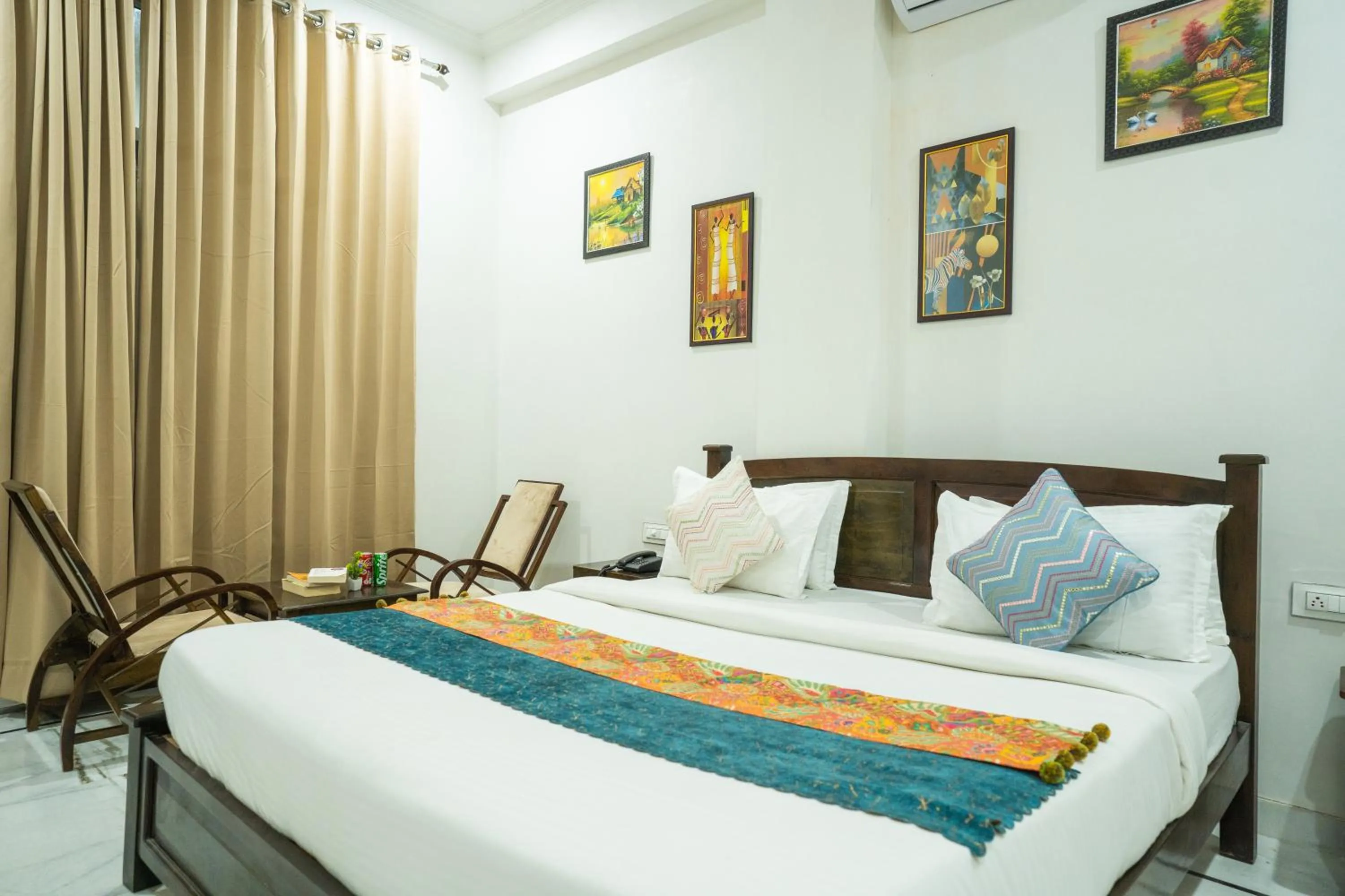 Photo of the whole room, Bed in Villa Tha Gadh Bansiya