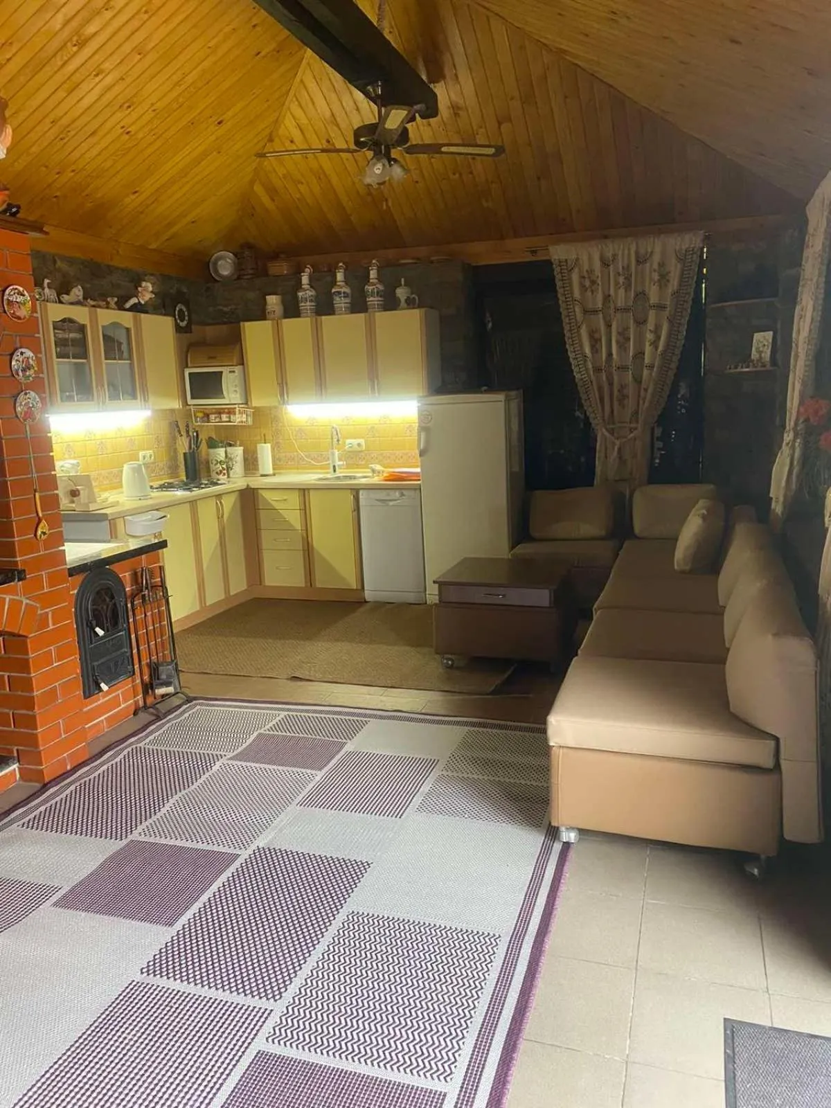 kitchen in Hetman Hotel