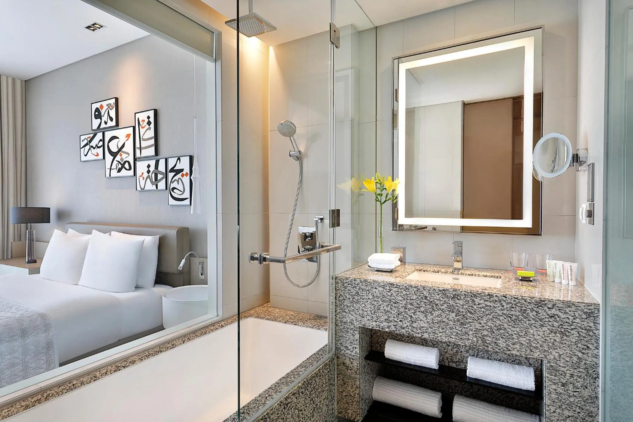 Club King Room, Club lounge access, Guest room, 1 King in Le Meridien City Centre Bahrain