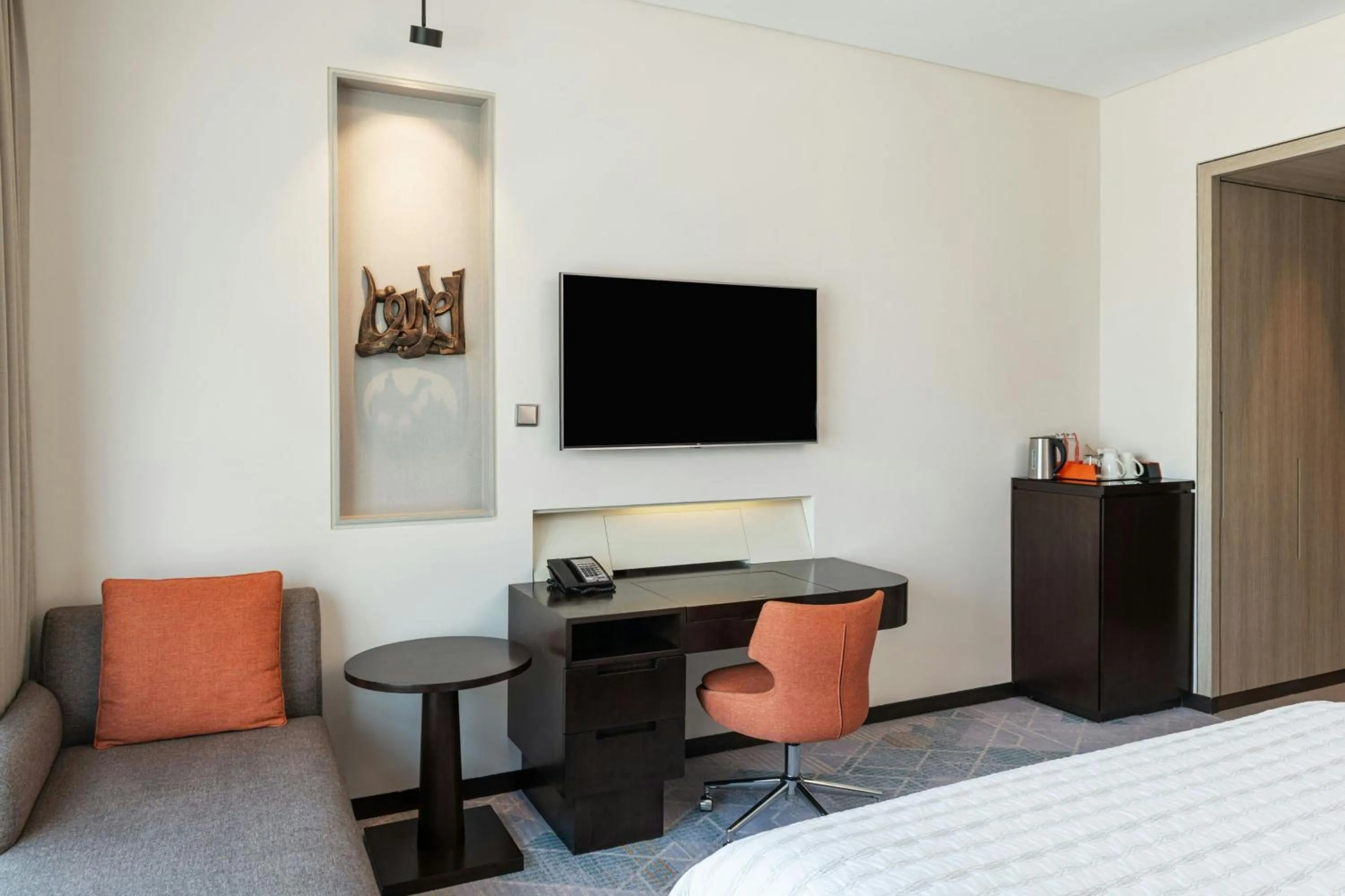 Photo of the whole room, Bed in Le Meridien City Centre Bahrain