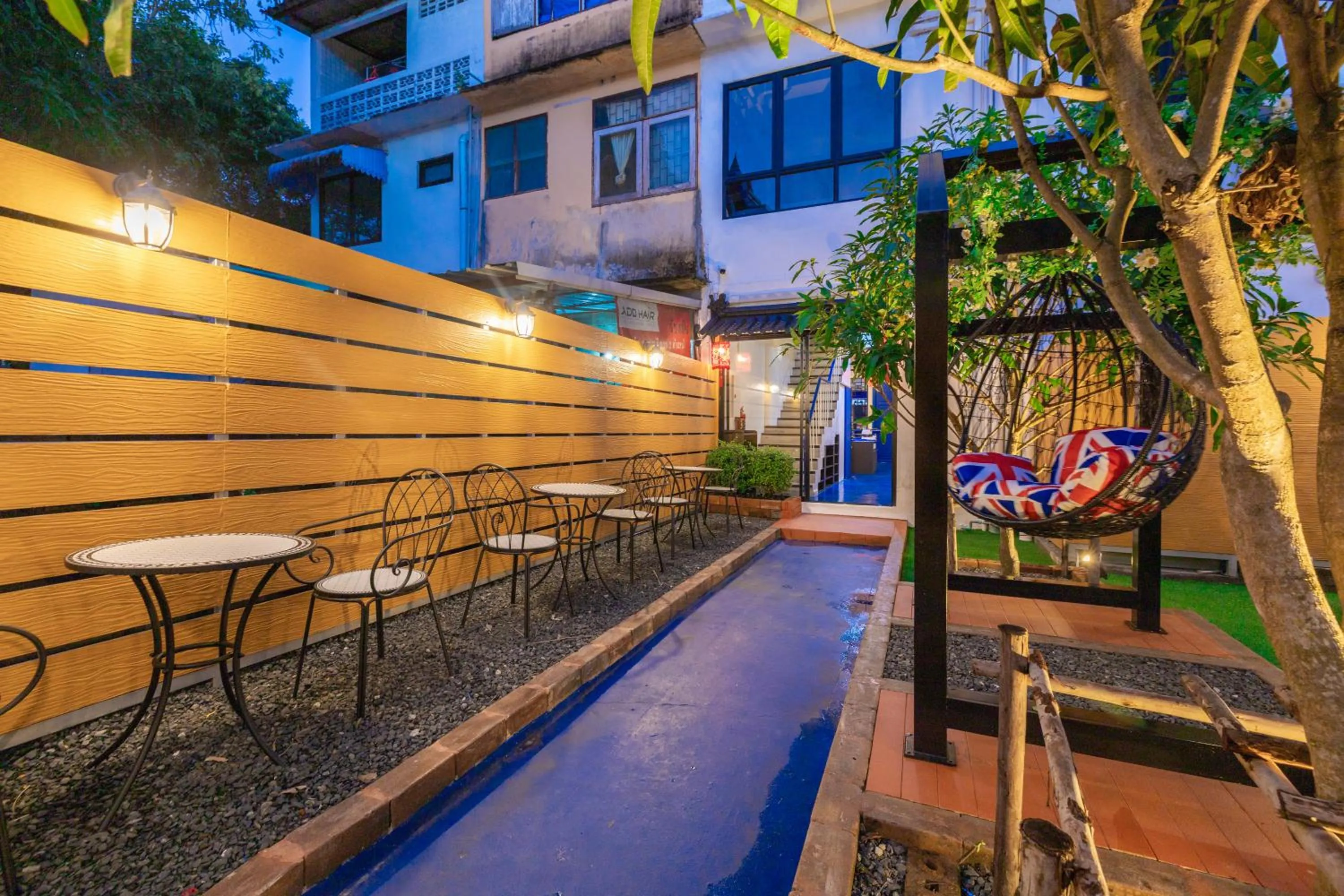 Garden in Marco Polo Phuket Poshtel & Bistro