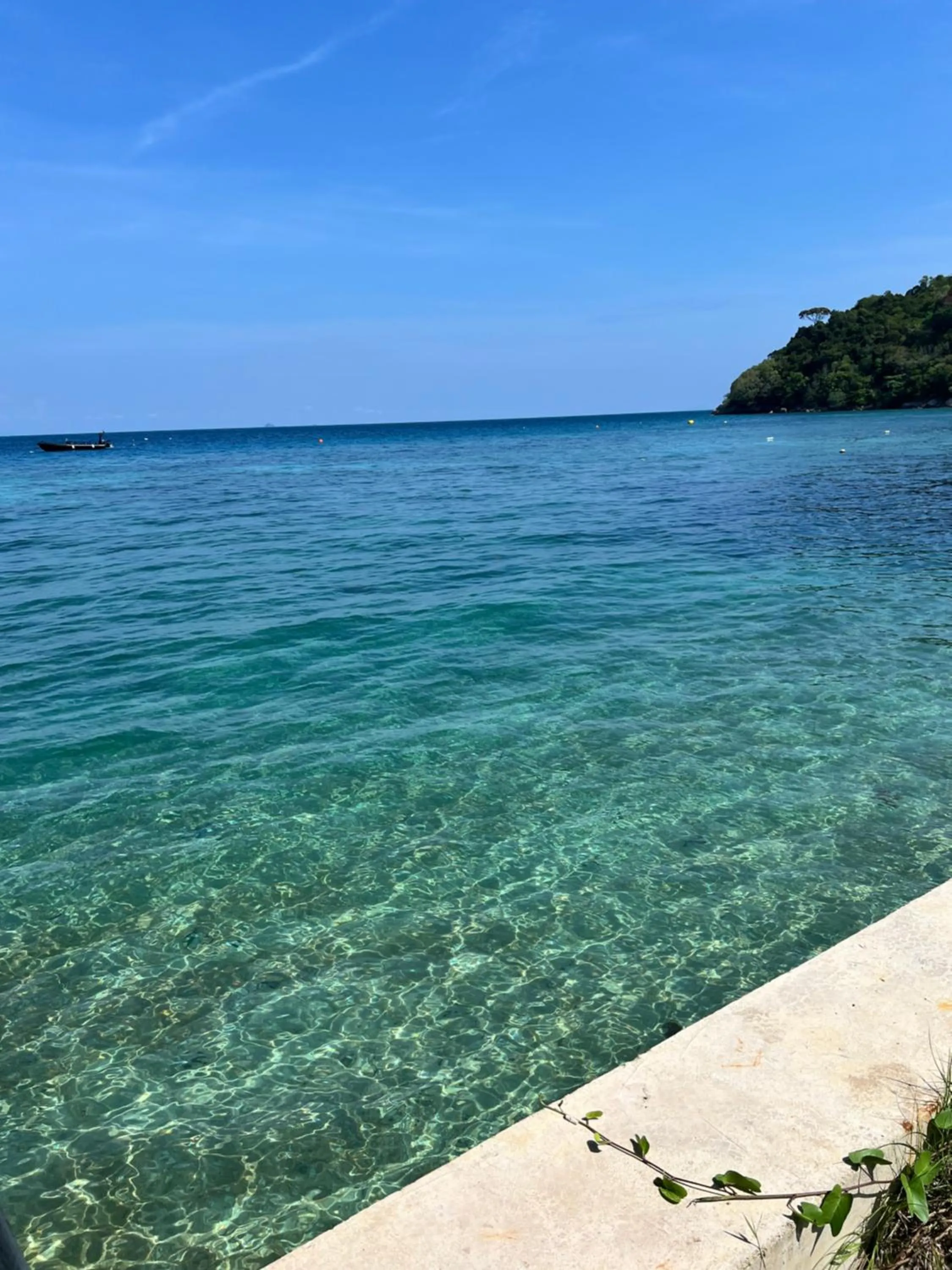 Snorkeling in Mama's Chalet Pulau Perhentian Besar