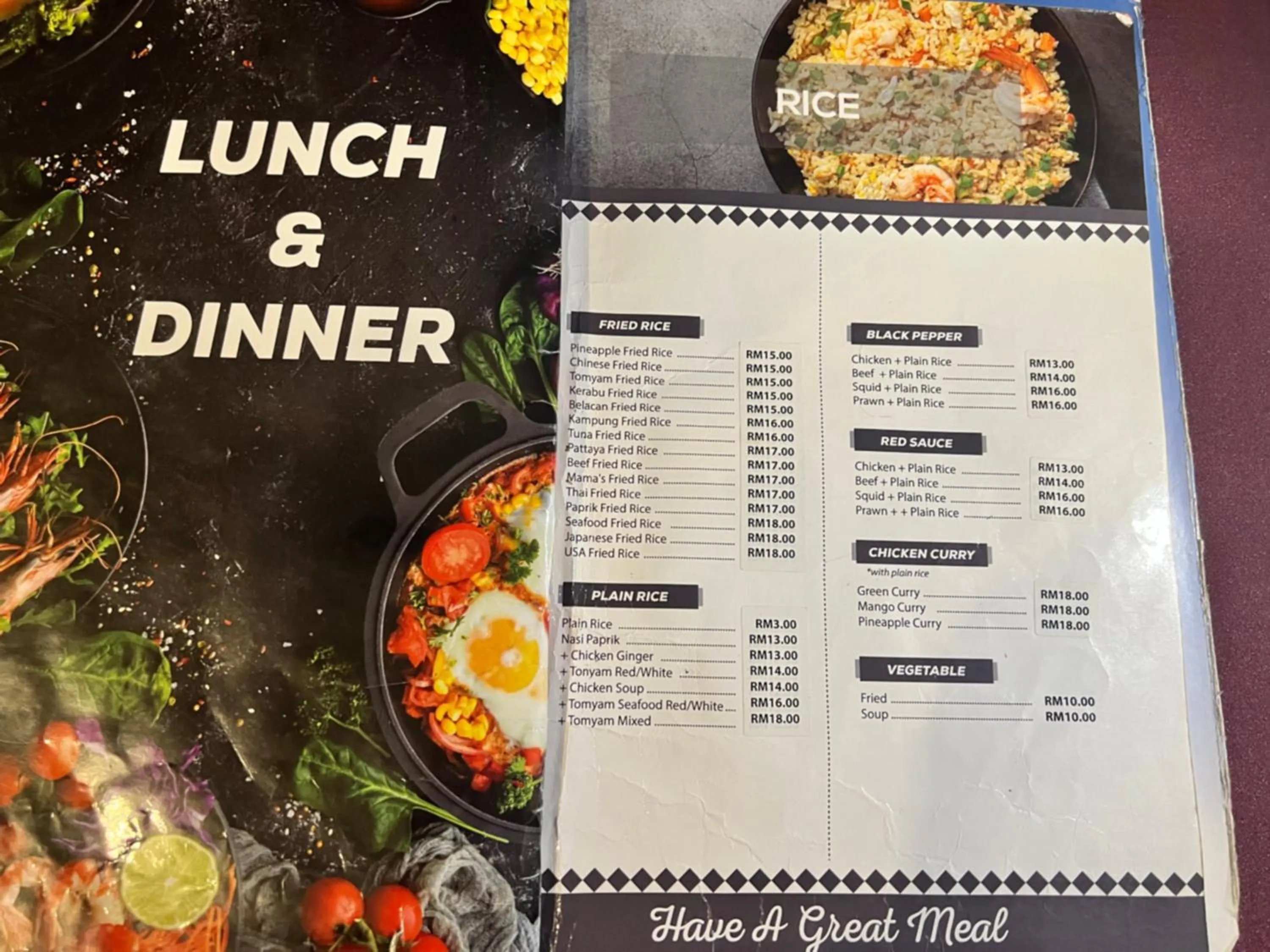 Restaurant/places to eat in Mama's Chalet Pulau Perhentian Besar