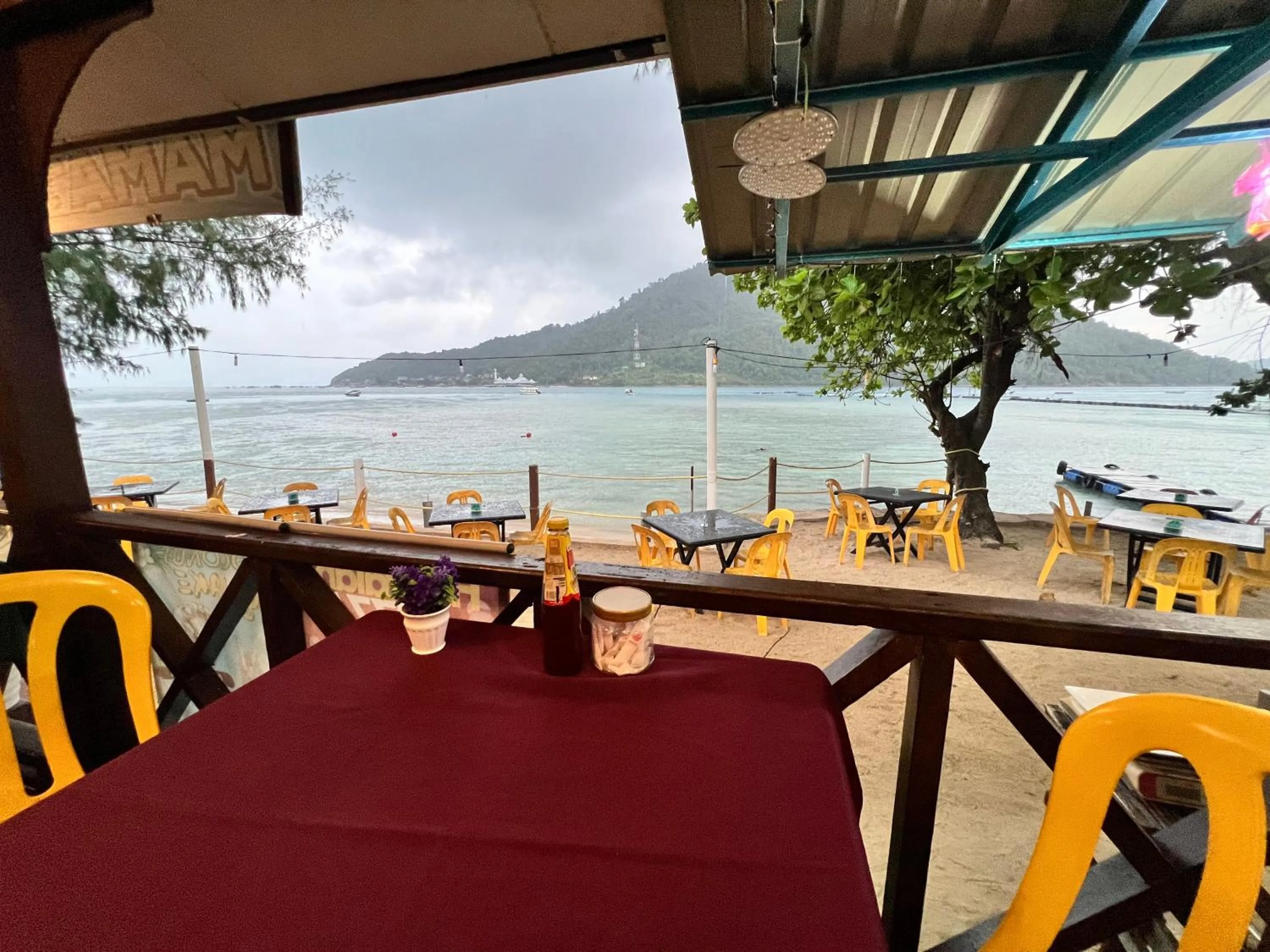Restaurant/places to eat in Mama's Chalet Pulau Perhentian Besar