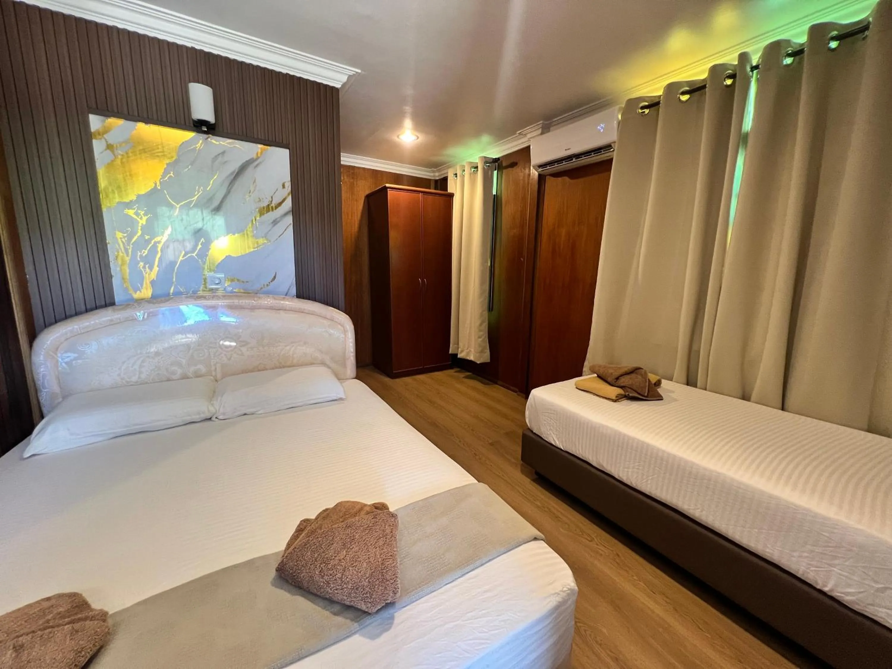 Bed in Mama's Chalet Pulau Perhentian Besar