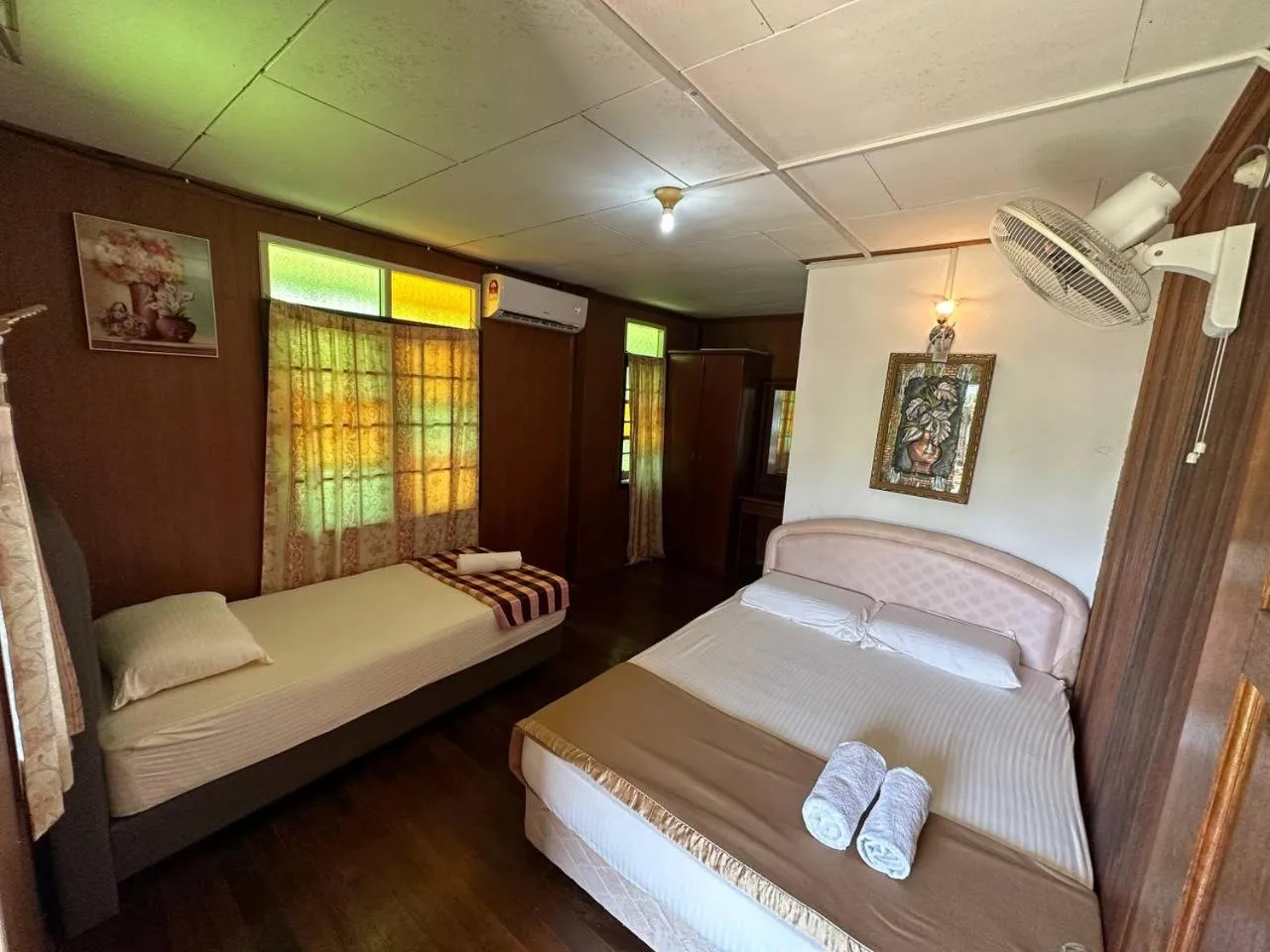 Bed in Mama's Chalet Pulau Perhentian Besar