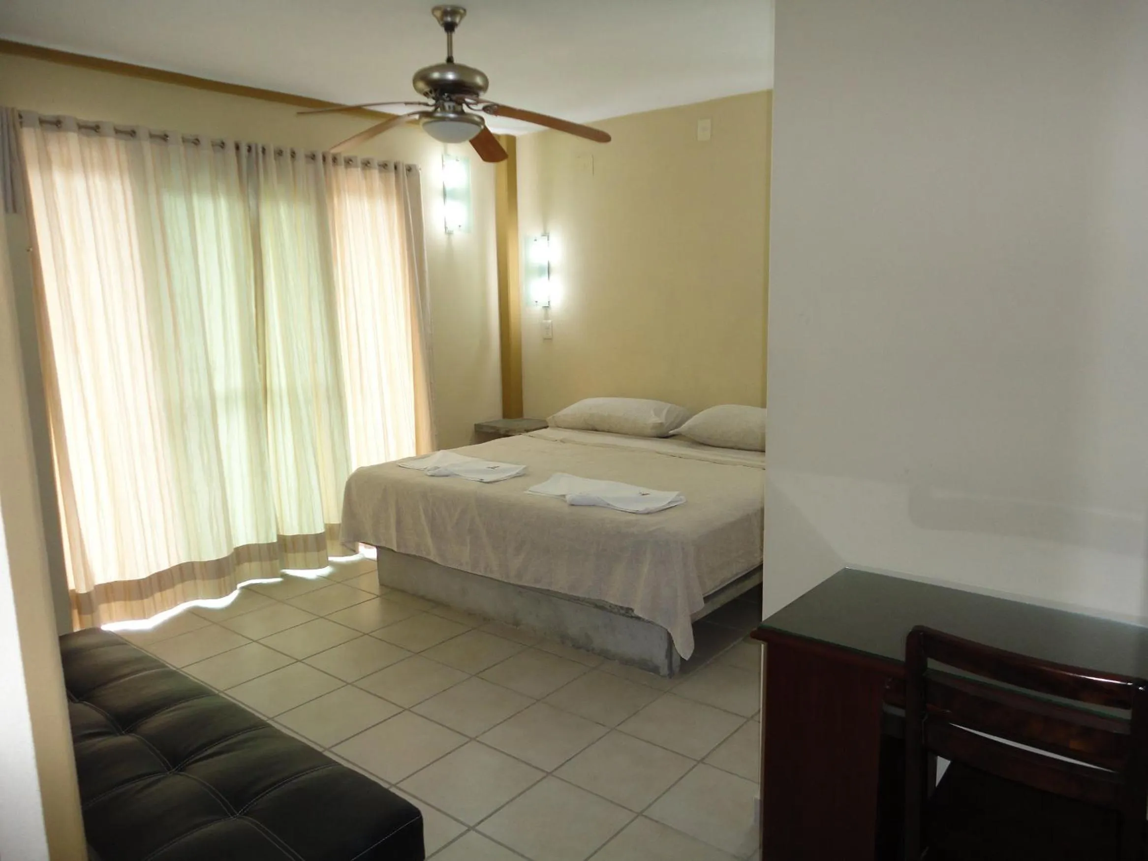 Day, Bed in Hotel Catala