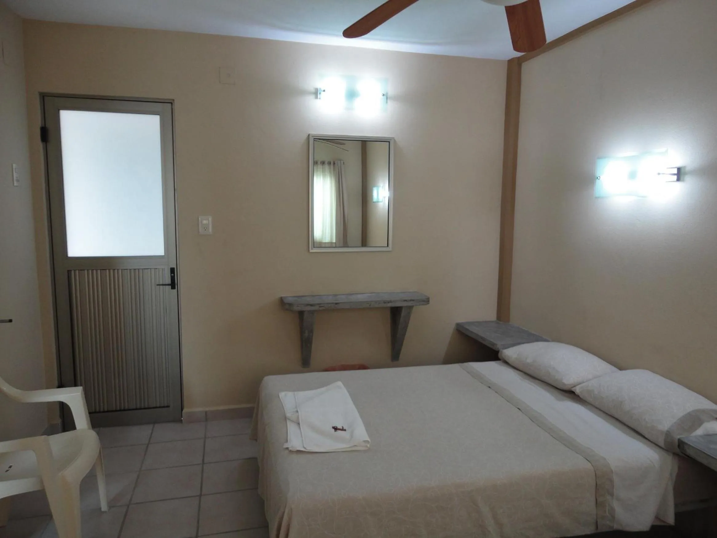 Photo of the whole room, Bed in Hotel Catala