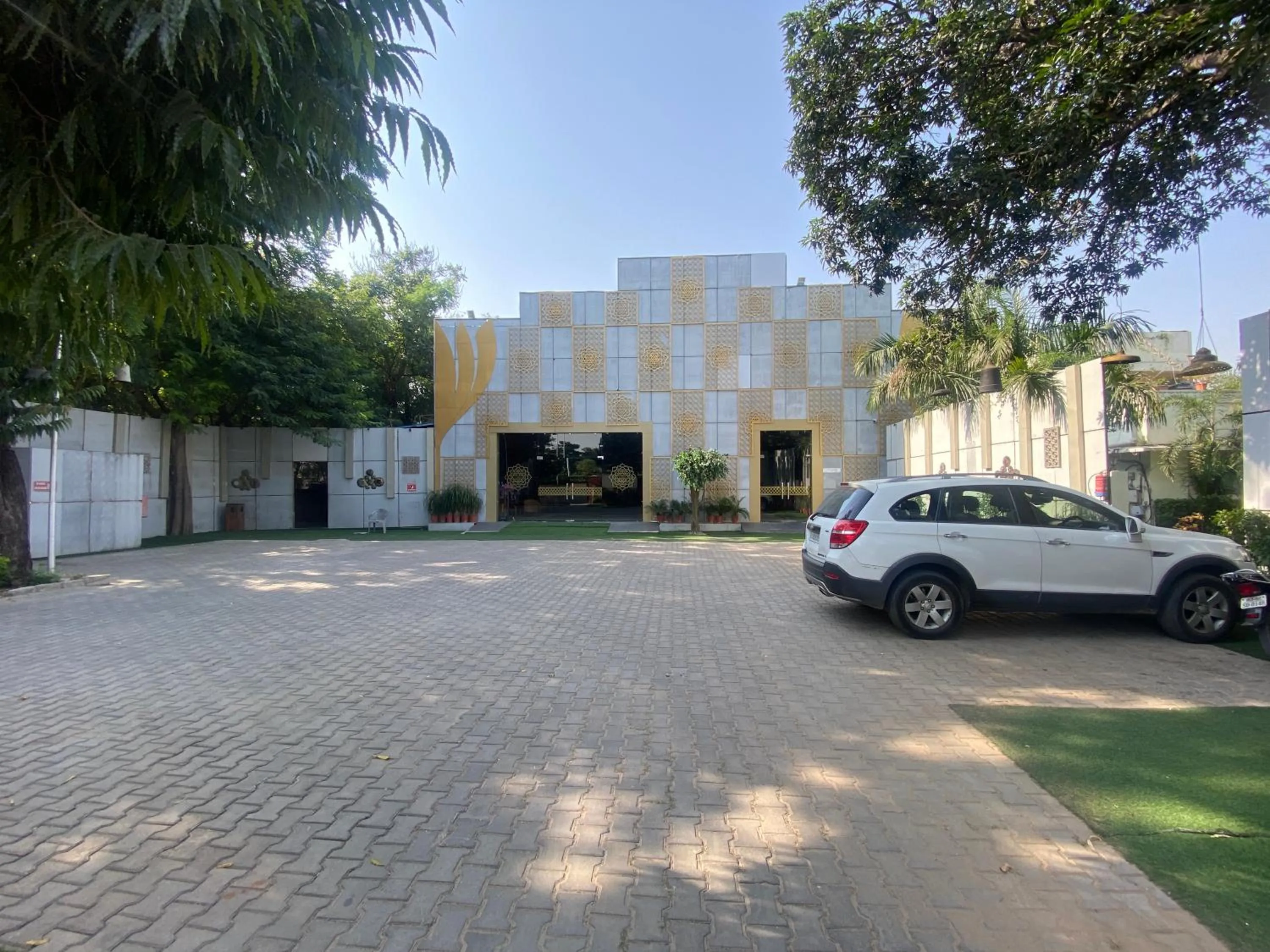 Parking in Hotel Cedar