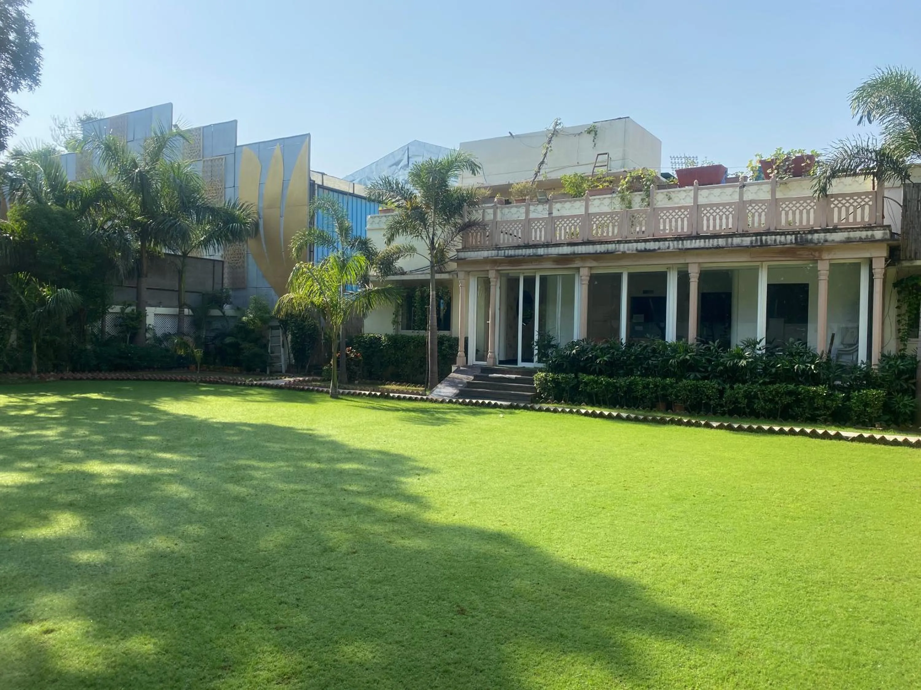 Property building in Hotel Cedar