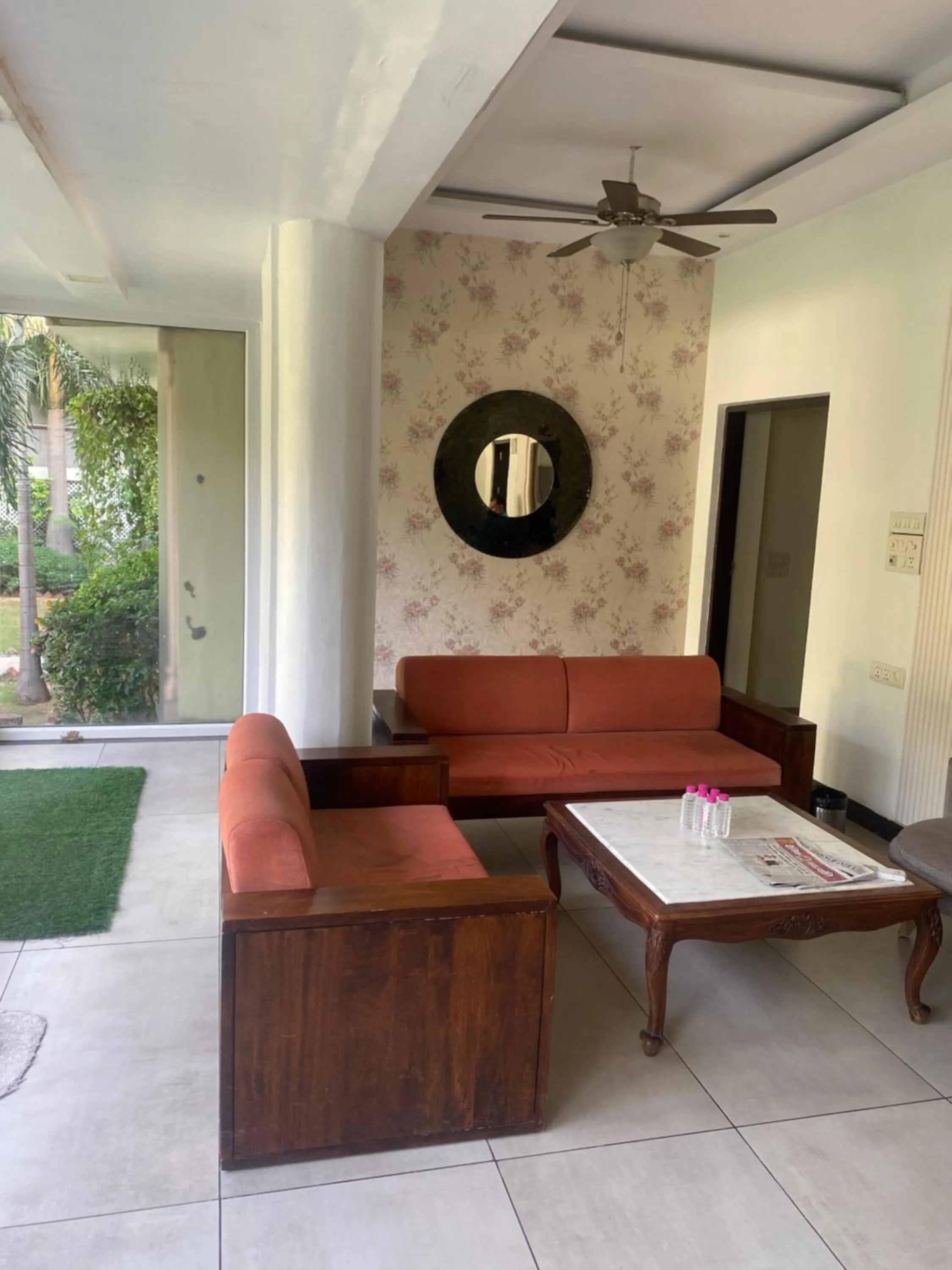Seating area in Hotel Cedar