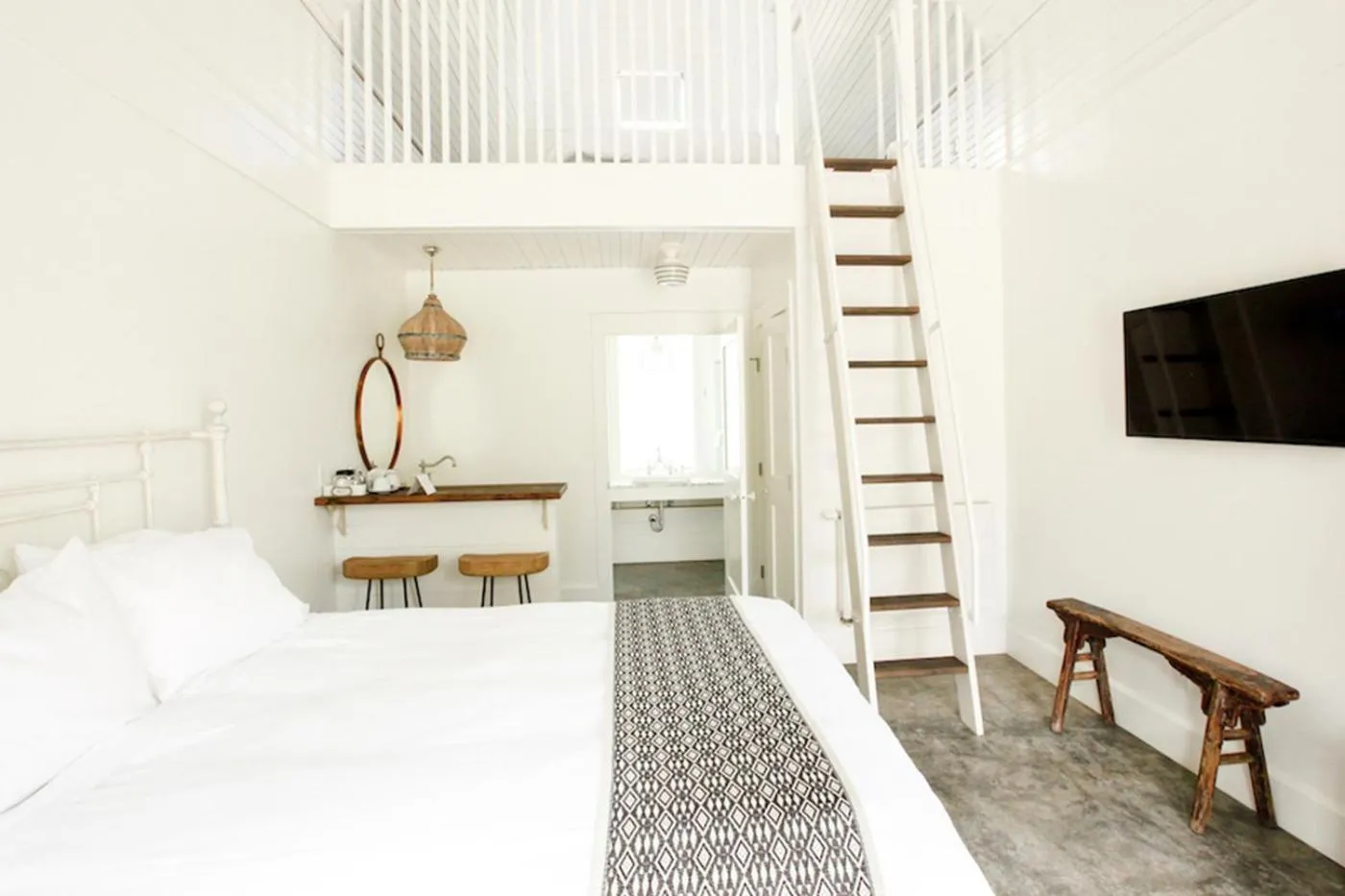 Photo of the whole room, Bed in Surf Hotel & Chateau