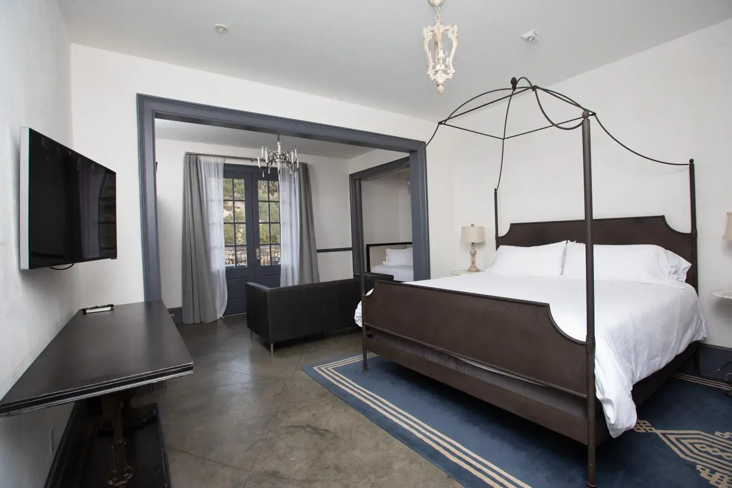 Deluxe King Suite with River View - Chateau in Surf Hotel & Chateau Deluxe King Suite with River View - Chateau in Surf Hotel & Chateau