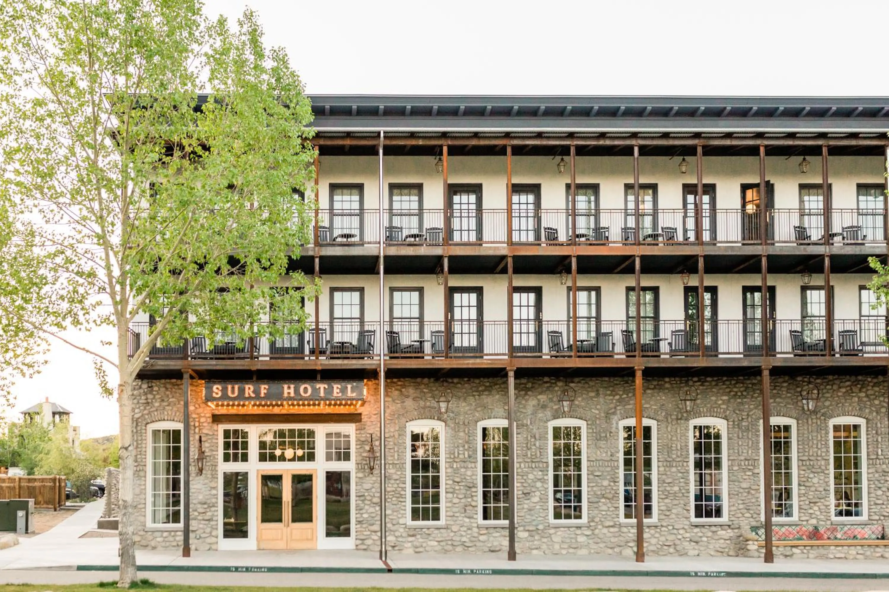Facade/entrance in Surf Hotel & Chateau