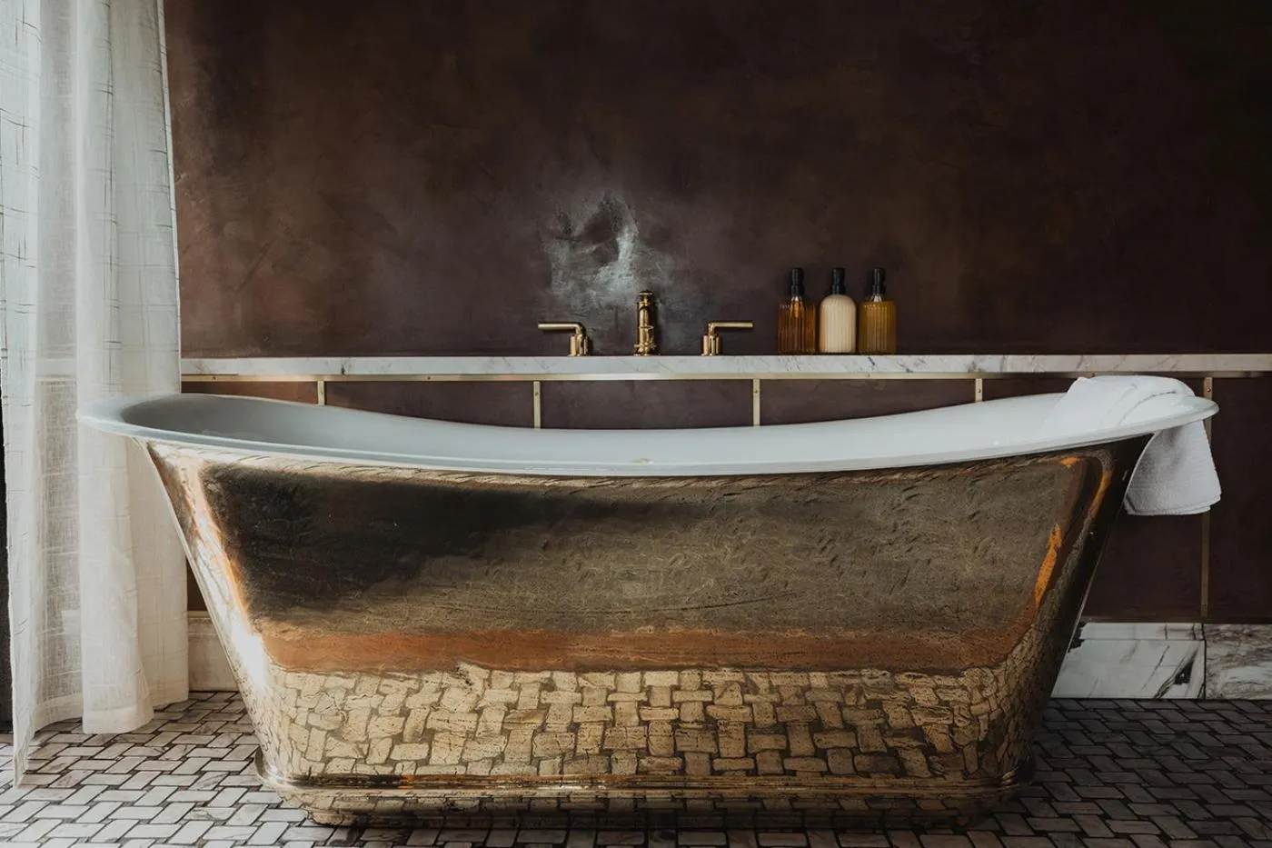 Bath in Surf Hotel & Chateau