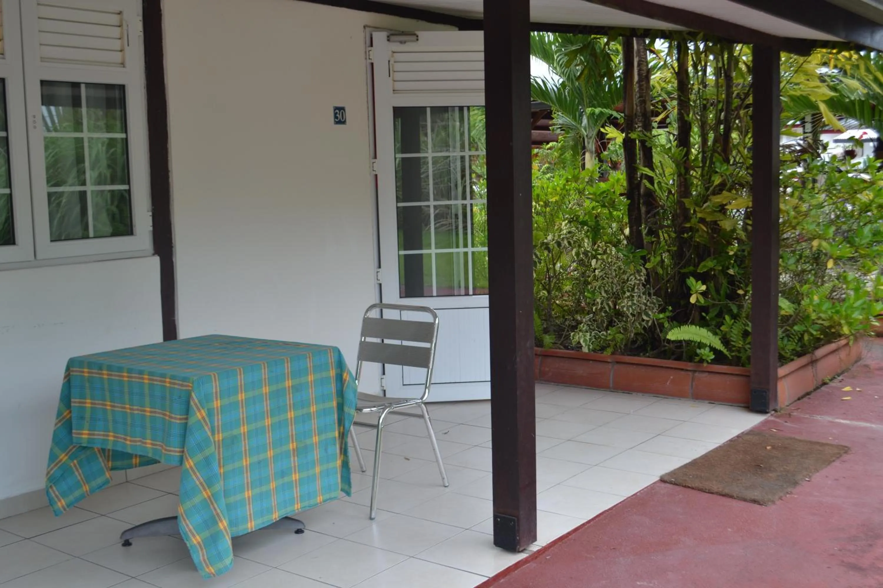 Patio in Hotel La Marmotte