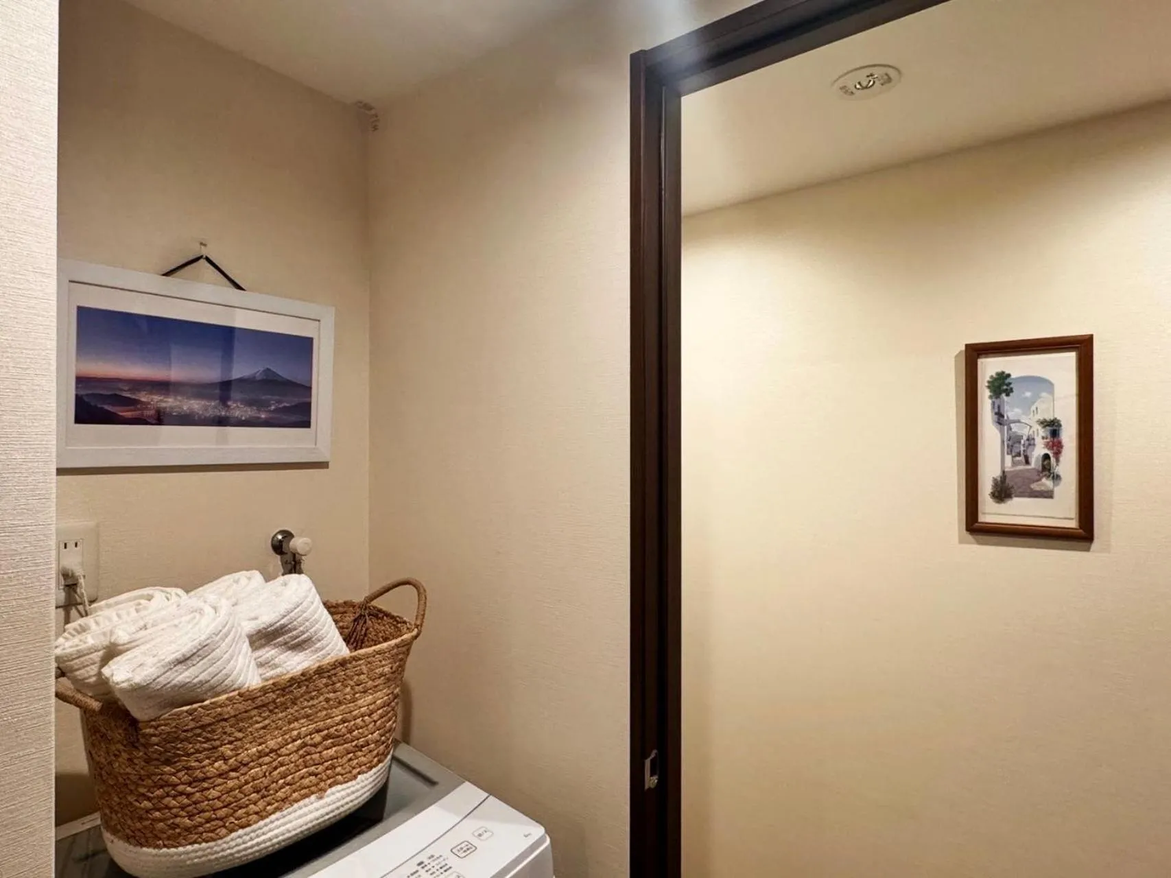 washing machine in The Premium Namba Minami ザ・プレミアム難波南 - Self Check-In Only