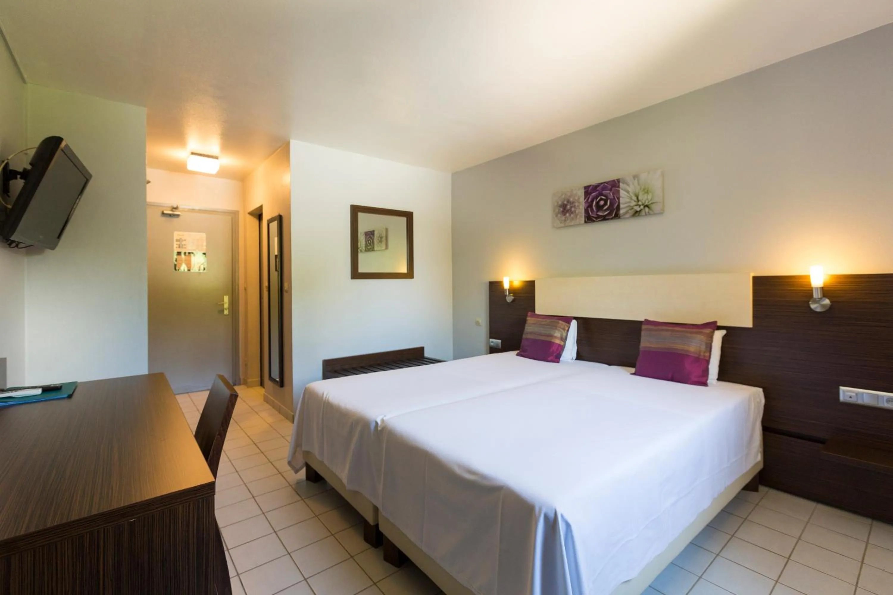 Bedroom, Bed in Hotel Atlantis