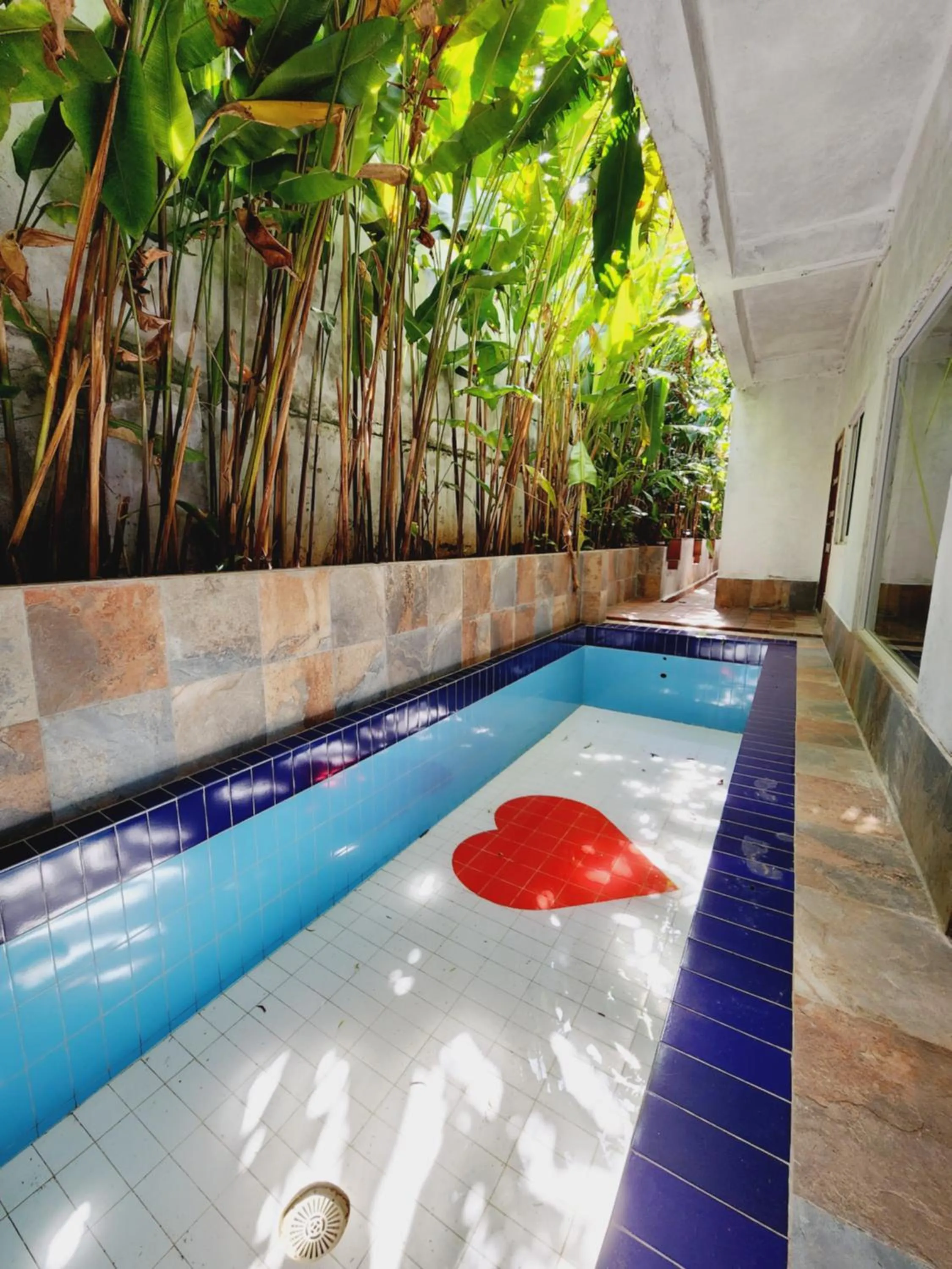 Swimming pool in Pulickal Heights Hotel