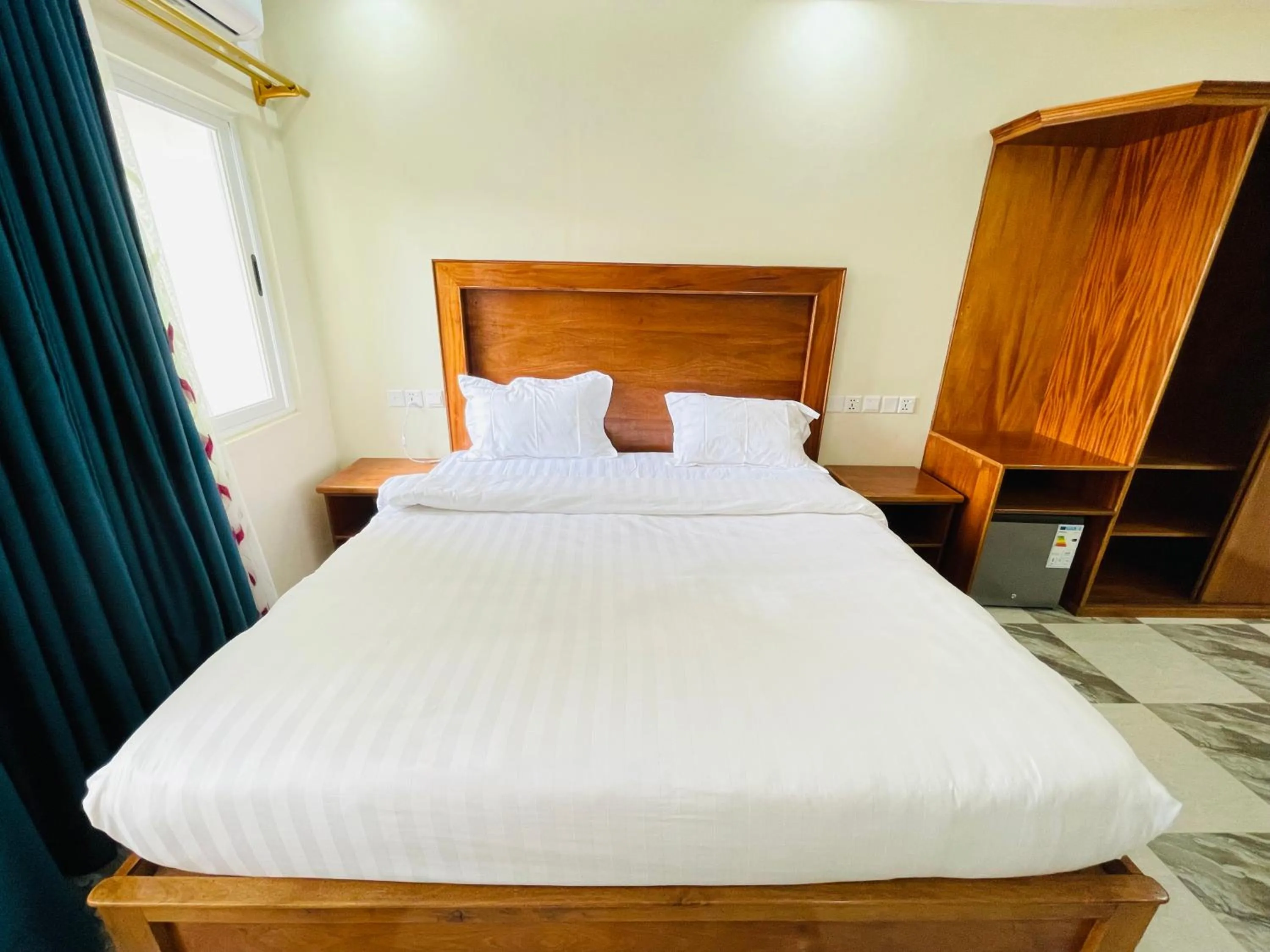 Pulickal Heights Hotel