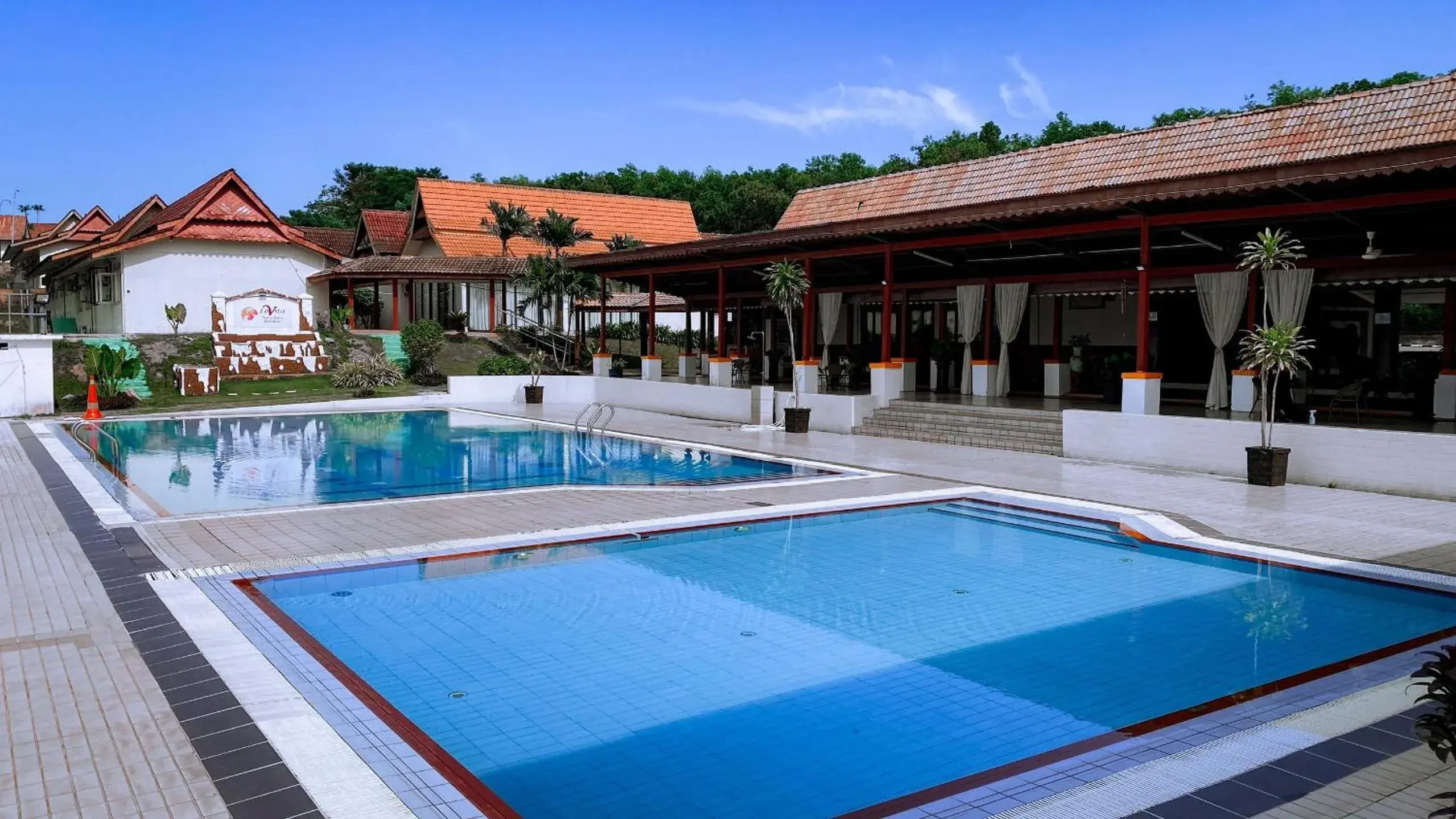 Lovita Tanjung Bidara Beach Resort Lovita Tanjung Bidara Beach Resort