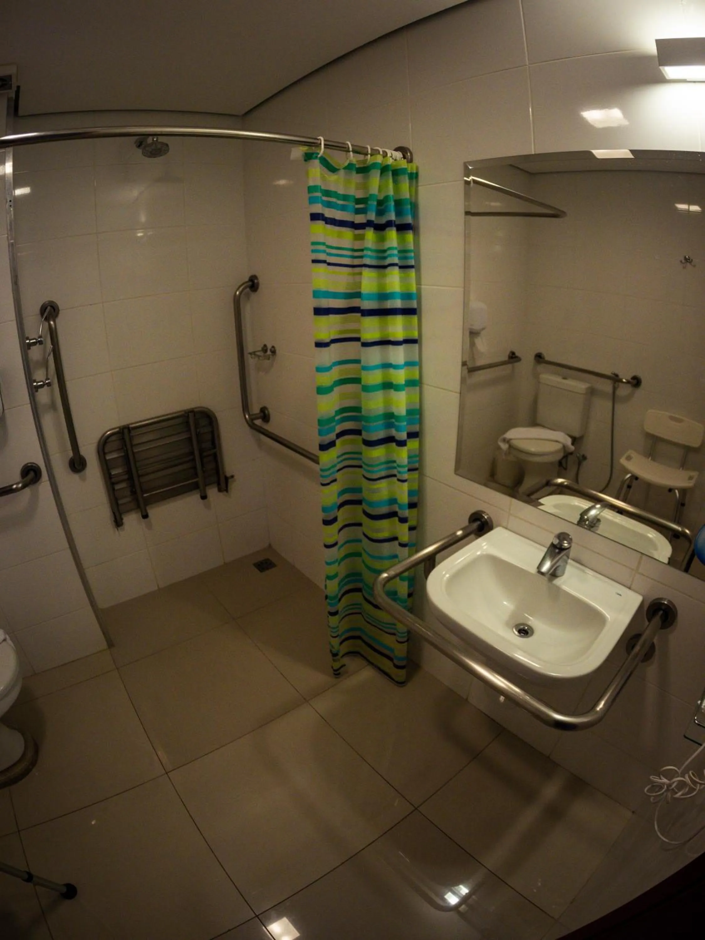Bathroom in Ipe Center Hotel