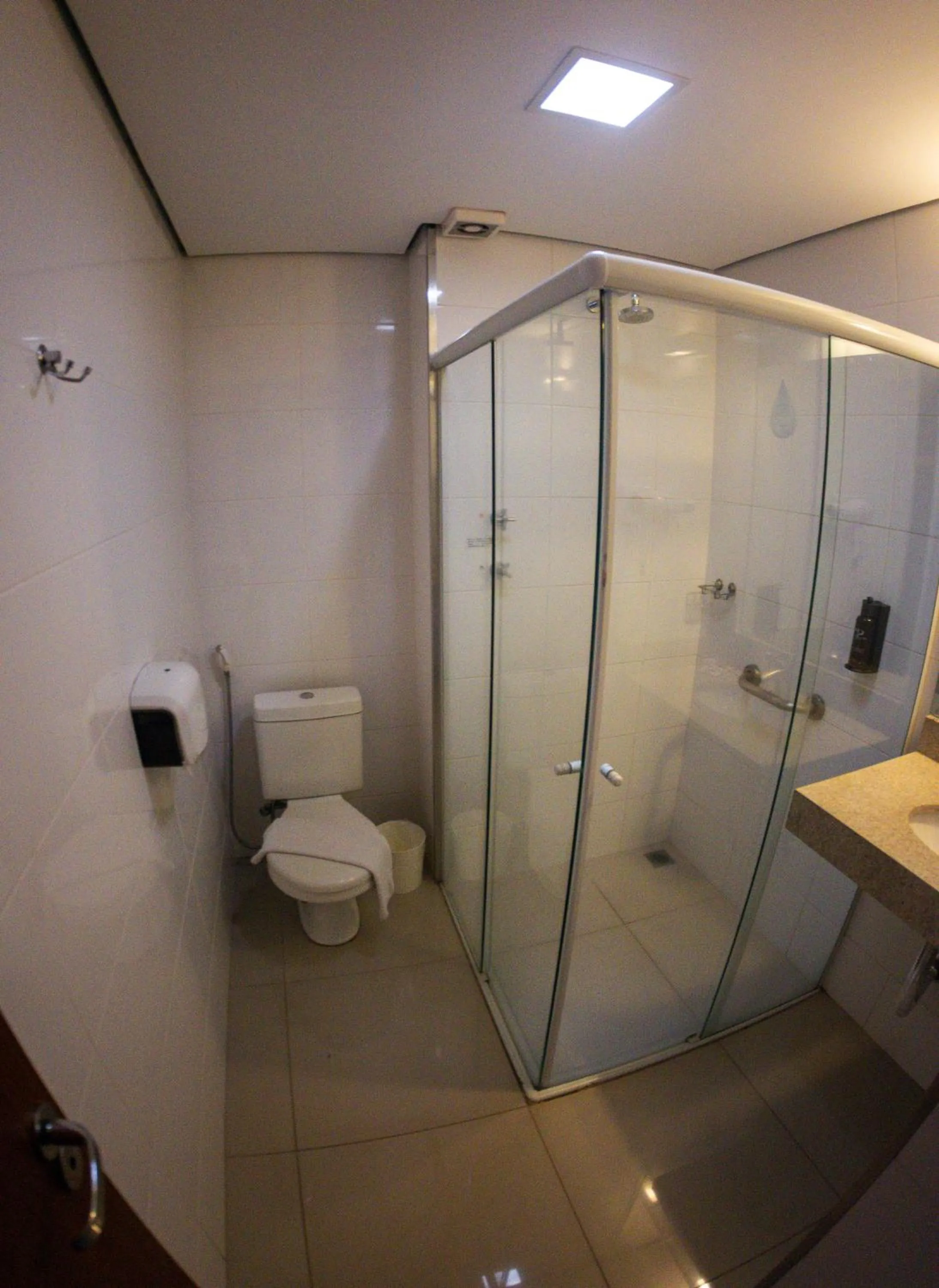 Bathroom in Ipe Center Hotel