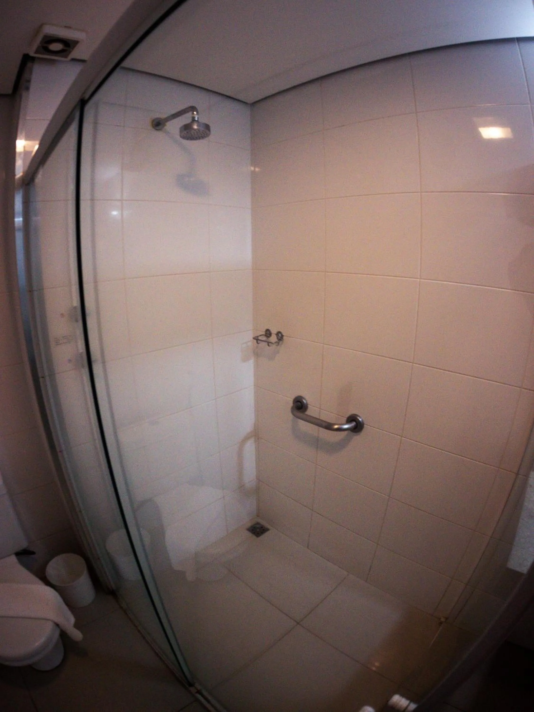 Bathroom in Ipe Center Hotel